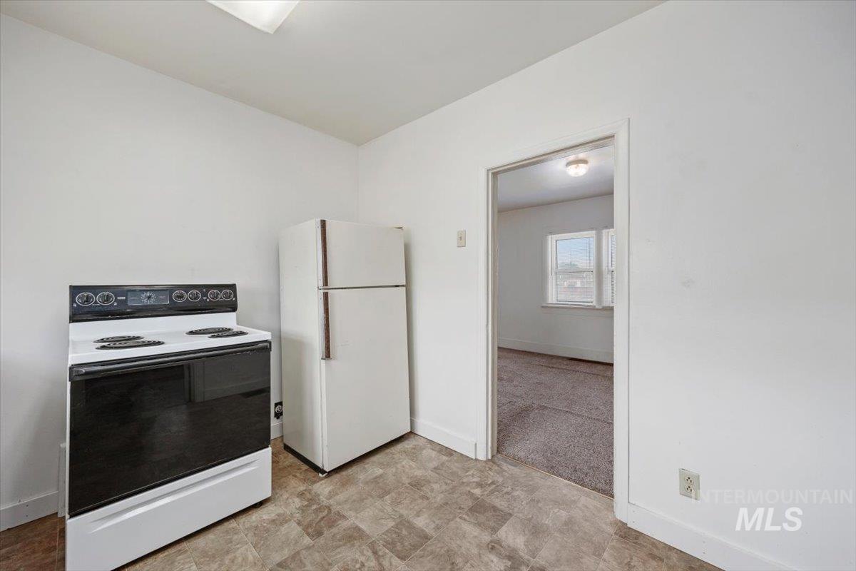 201 Locust Street South Property Photo 11