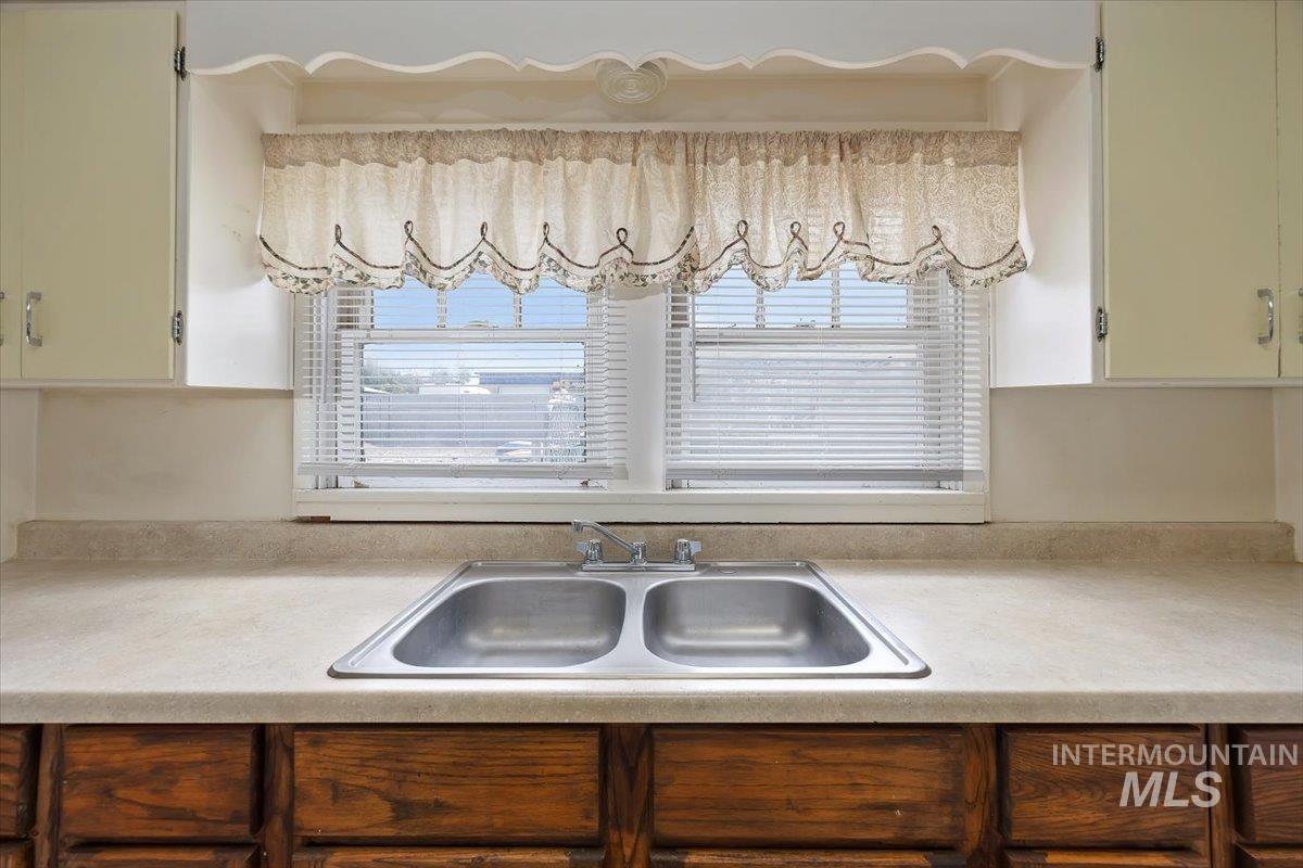 201 Locust Street South Property Photo 14