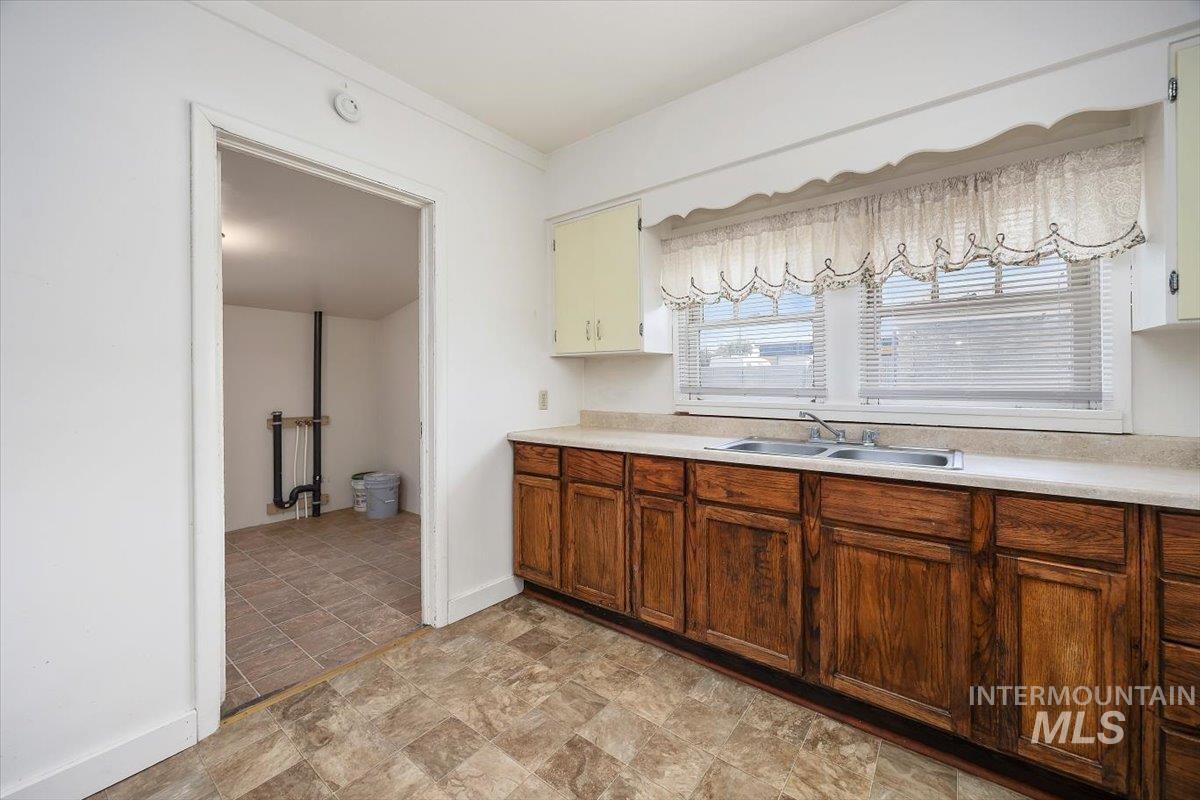 201 Locust Street South Property Photo 15