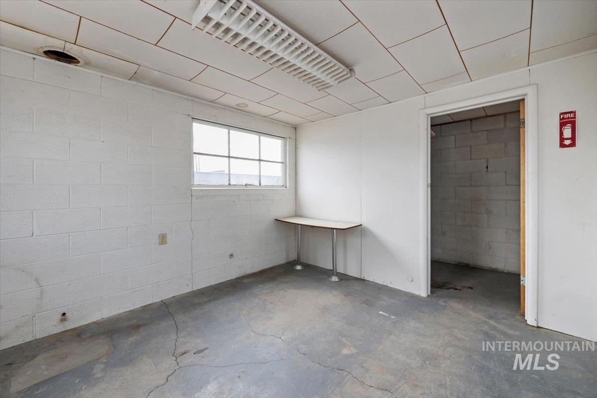 201 Locust Street South Property Photo 22