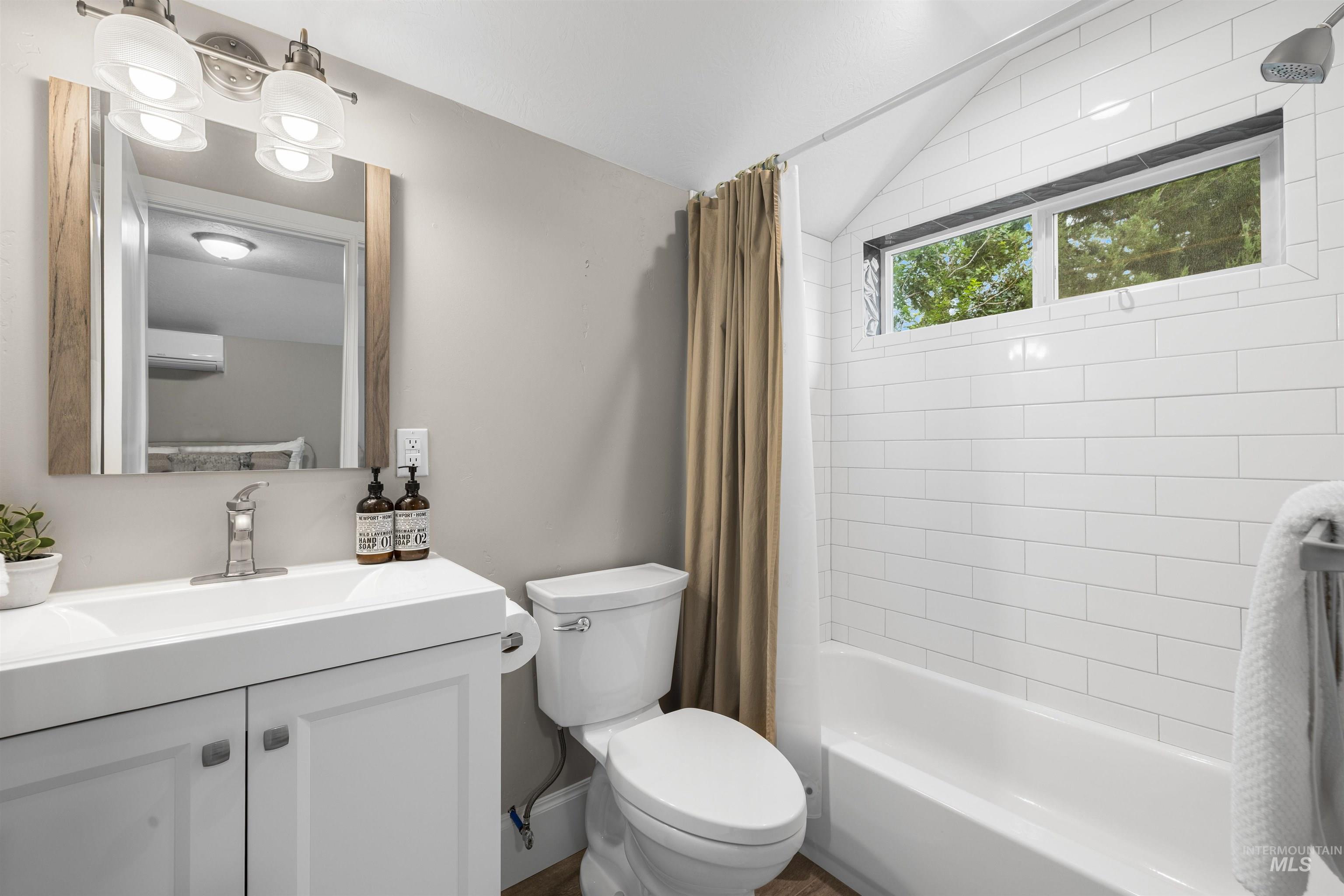 3012 W Clark Street Property Photo 20