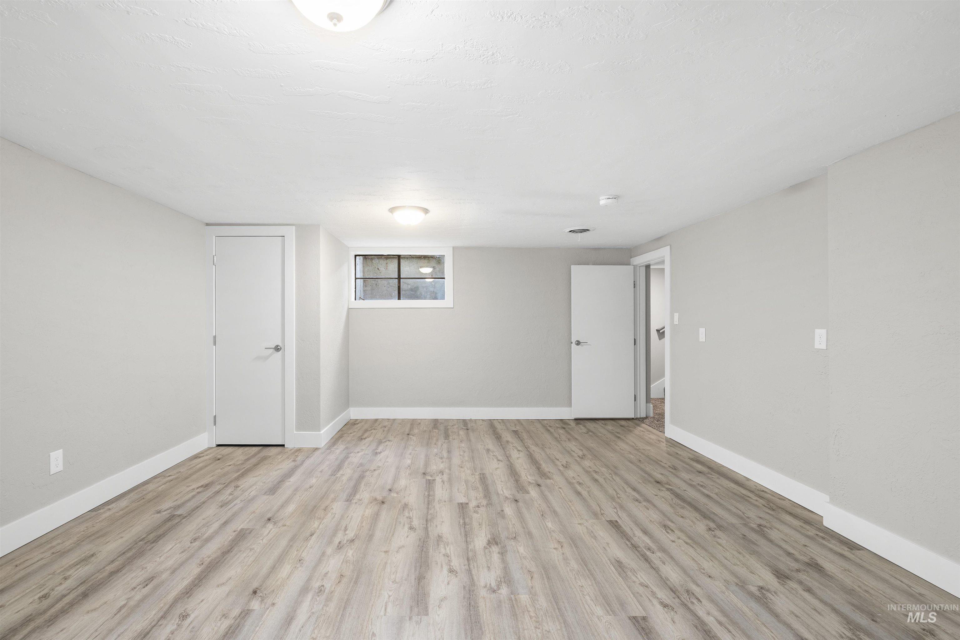 3012 W Clark Street Property Photo 27