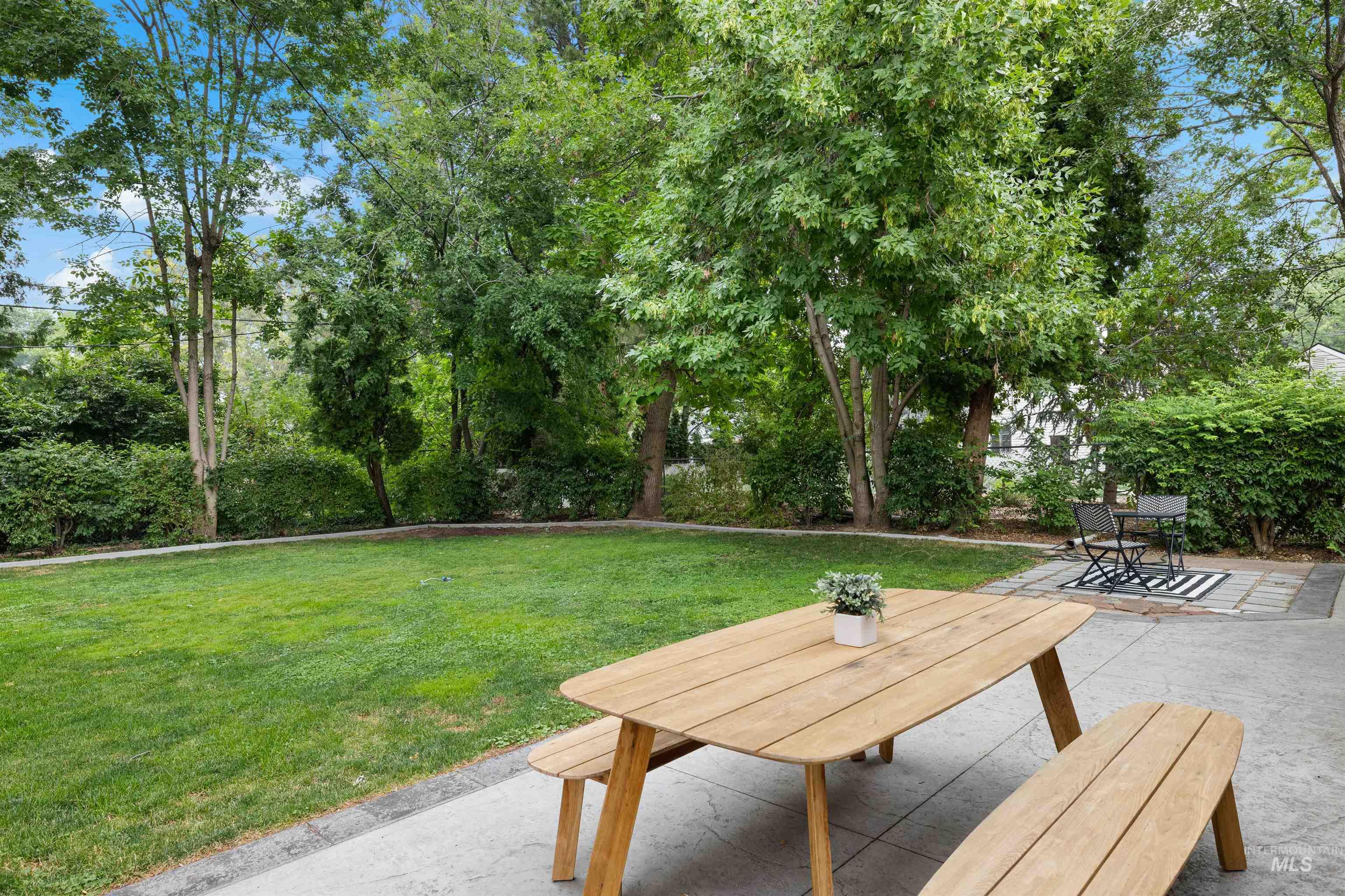 3012 W Clark Street Property Photo 28