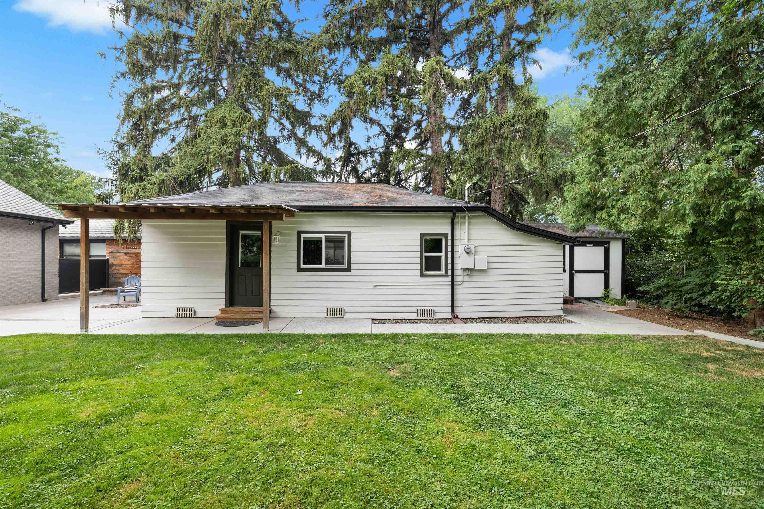 3012 W Clark Street Property Photo 31