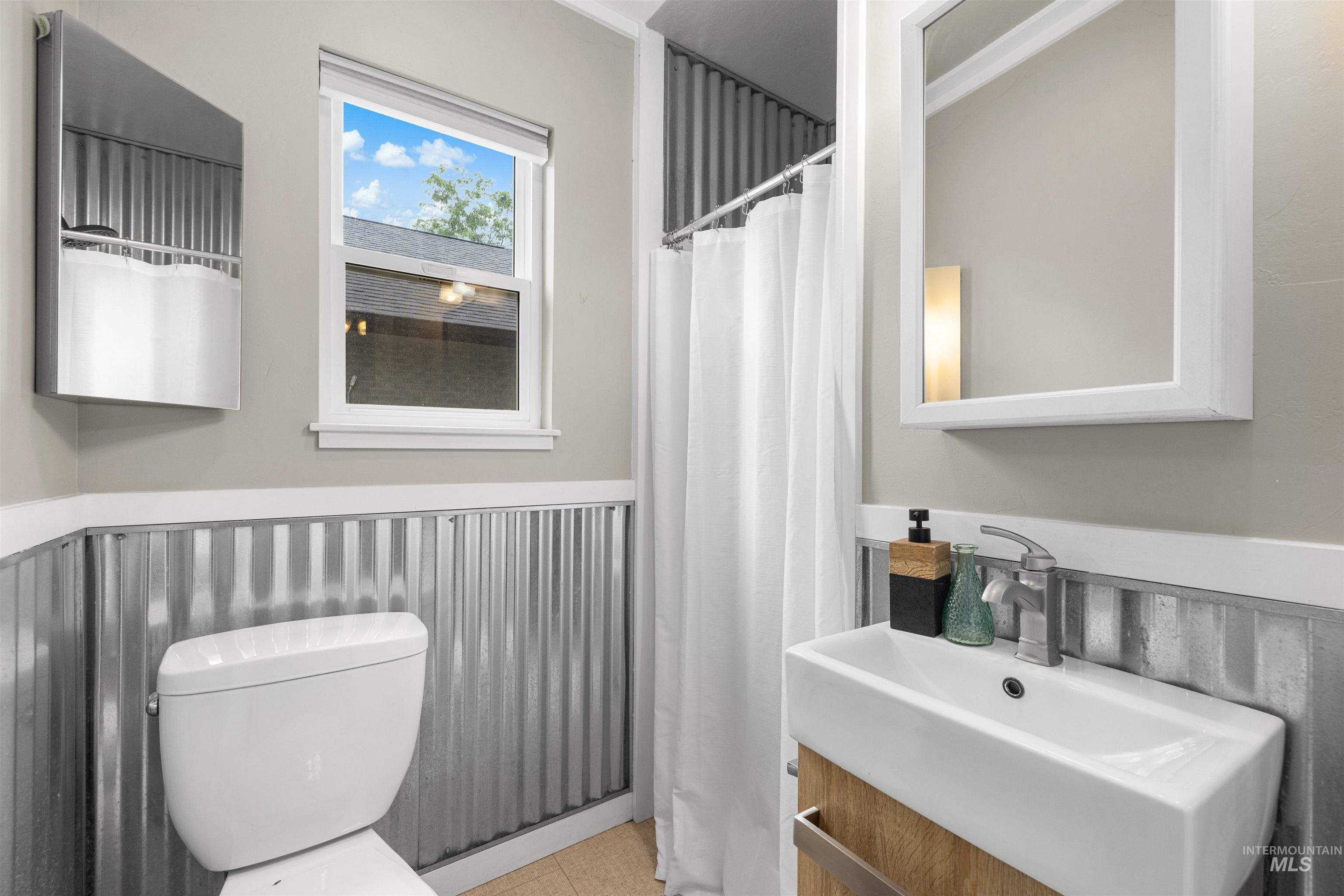 3012 W Clark Street Property Photo 35