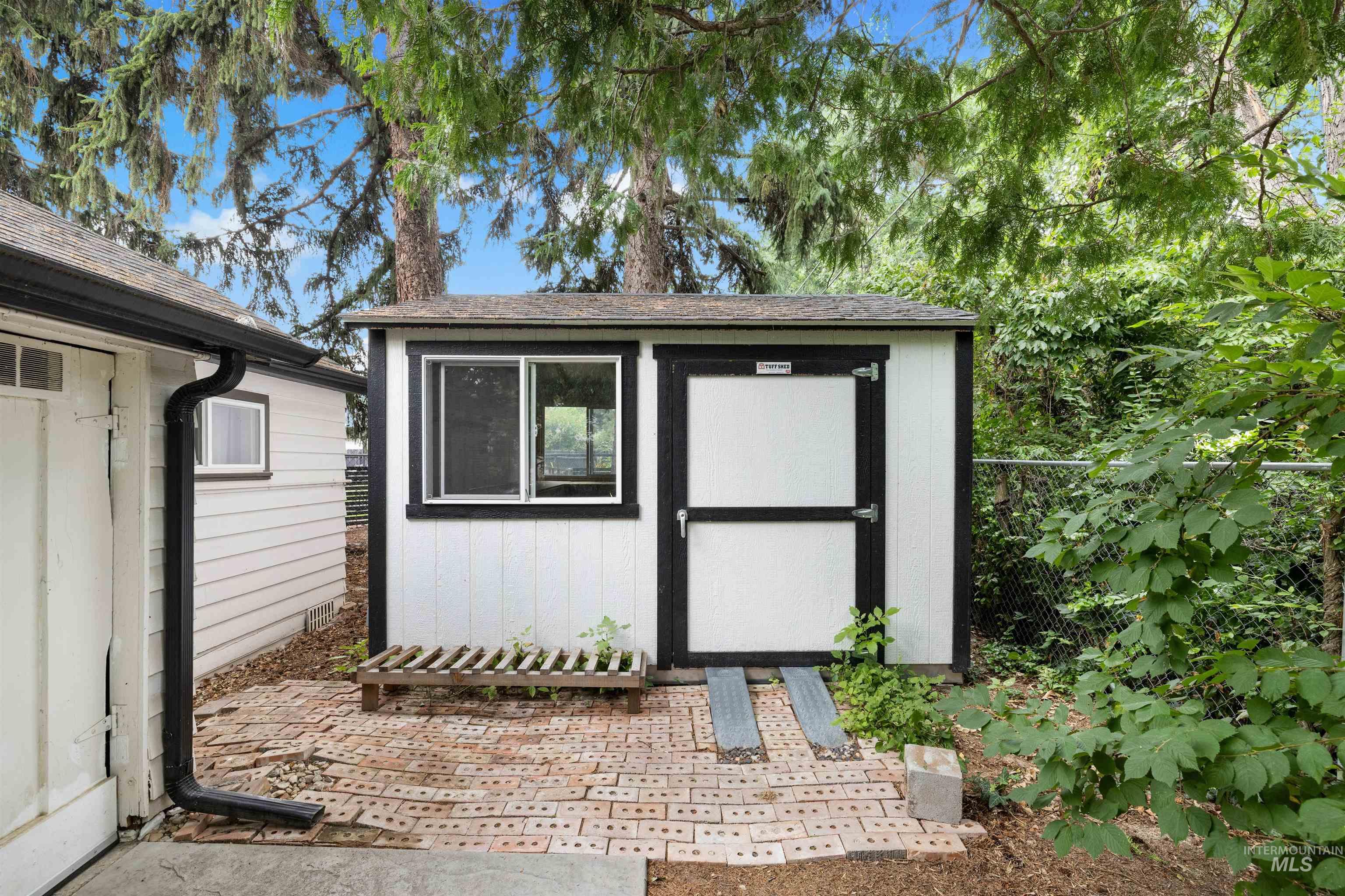 3012 W Clark Street Property Photo 37