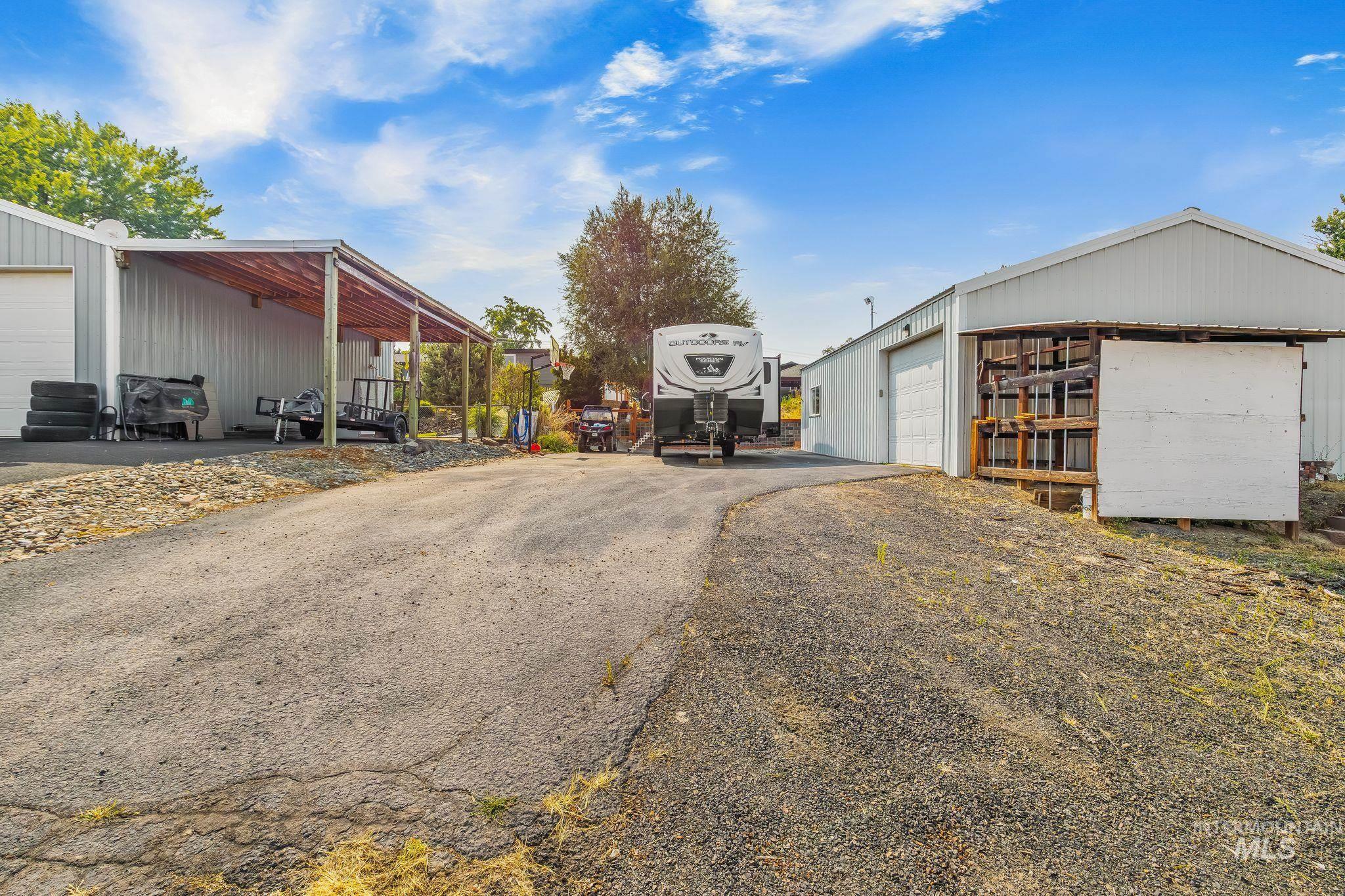 1019 29th St Property Photo 43