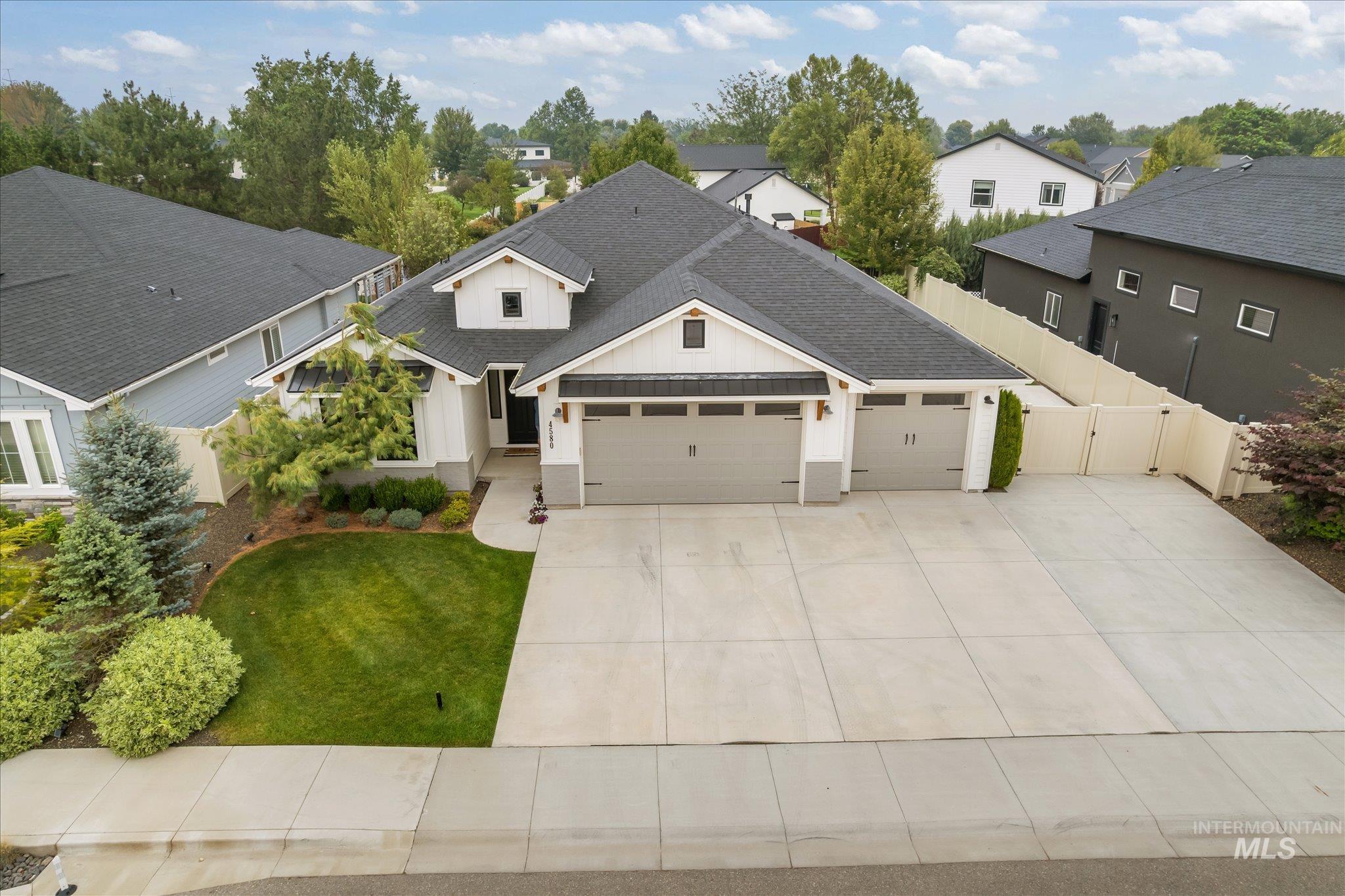 4580 N Bryce Canyon Ave Property Photo 34