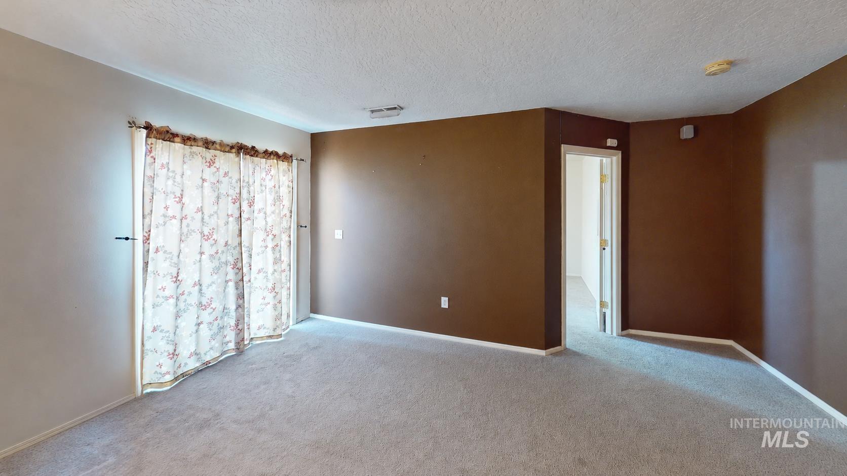12976 Alicia St Property Photo 2