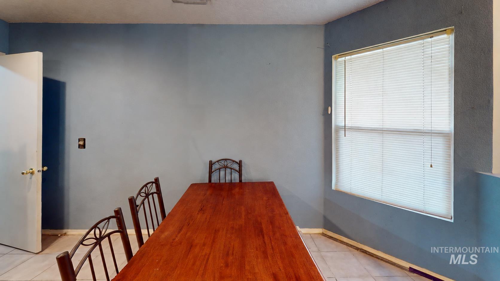 12976 Alicia St Property Photo 4