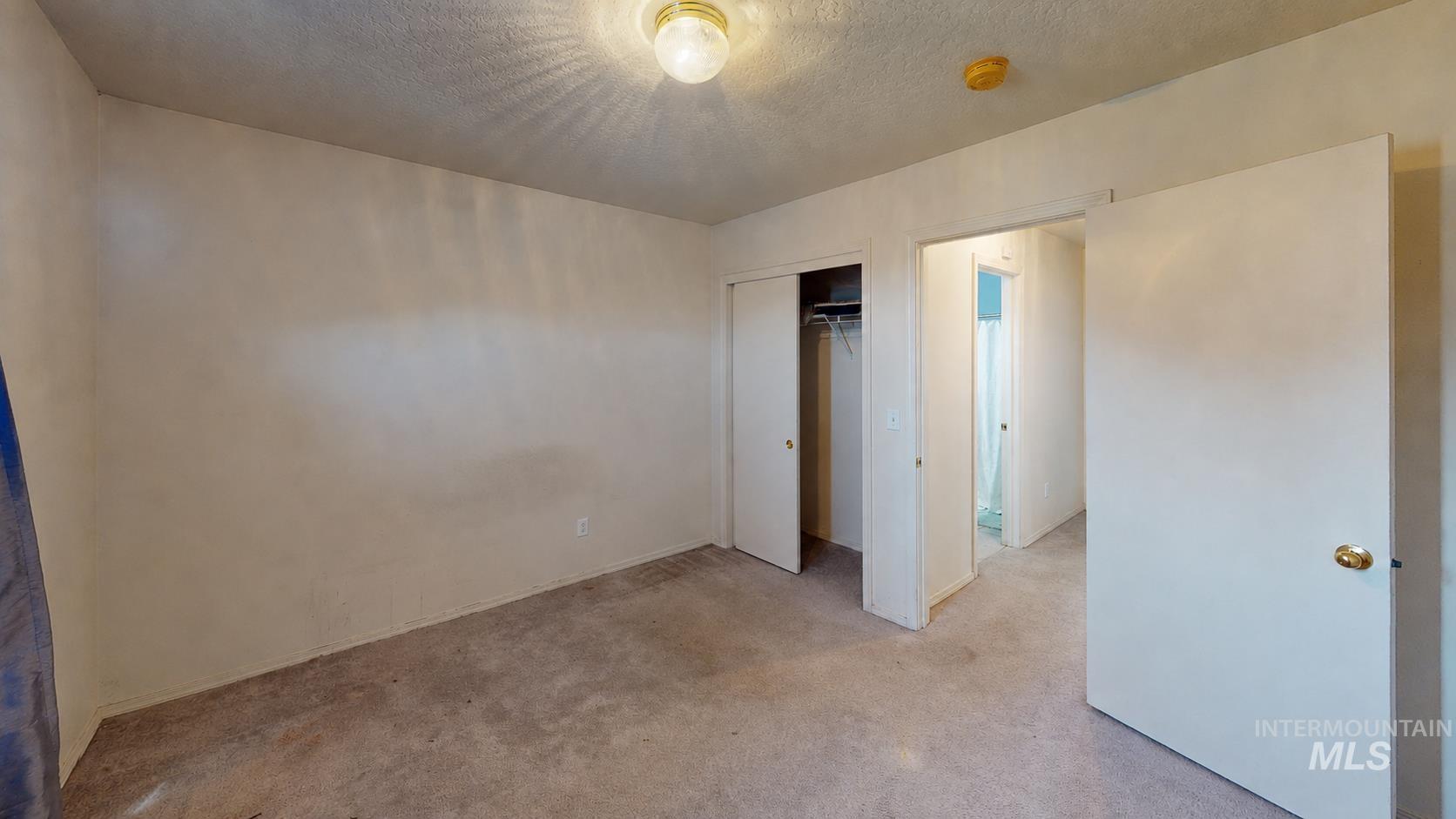 12976 Alicia St Property Photo 7
