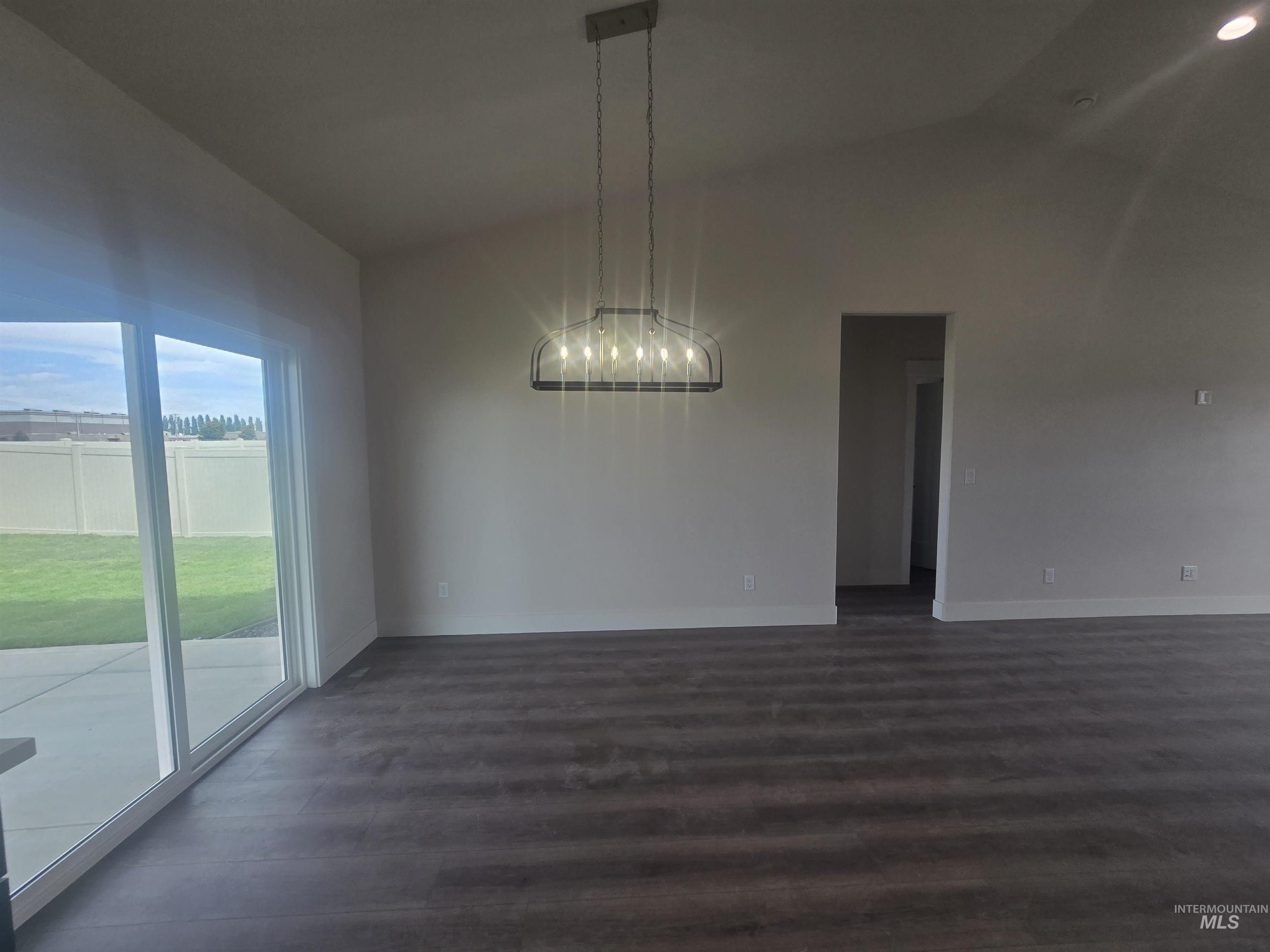 922 Adamite Road Property Photo 7