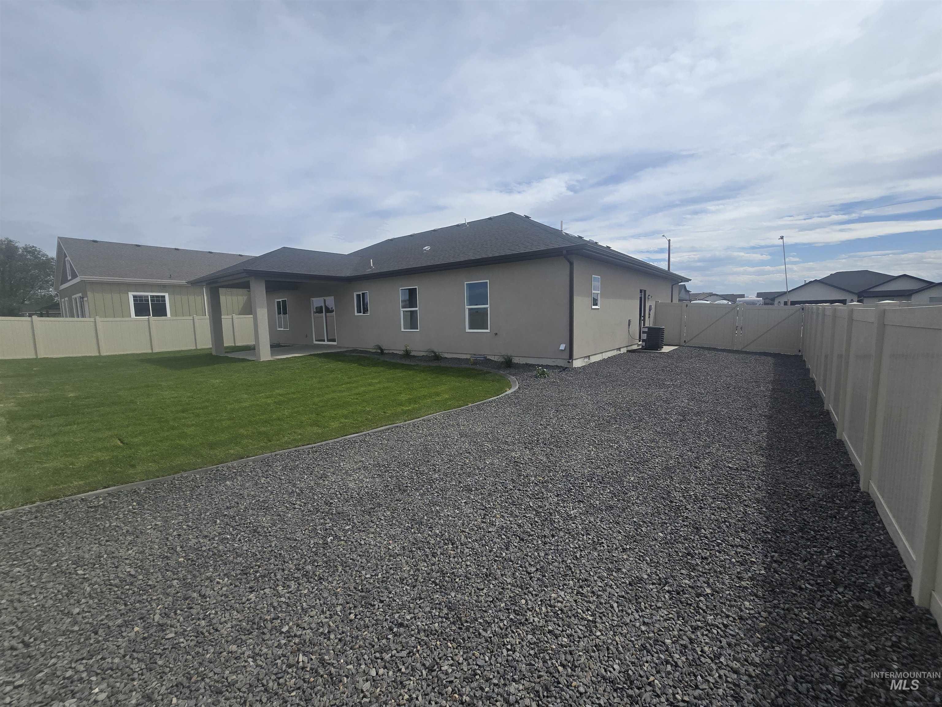 922 Adamite Road Property Photo 18