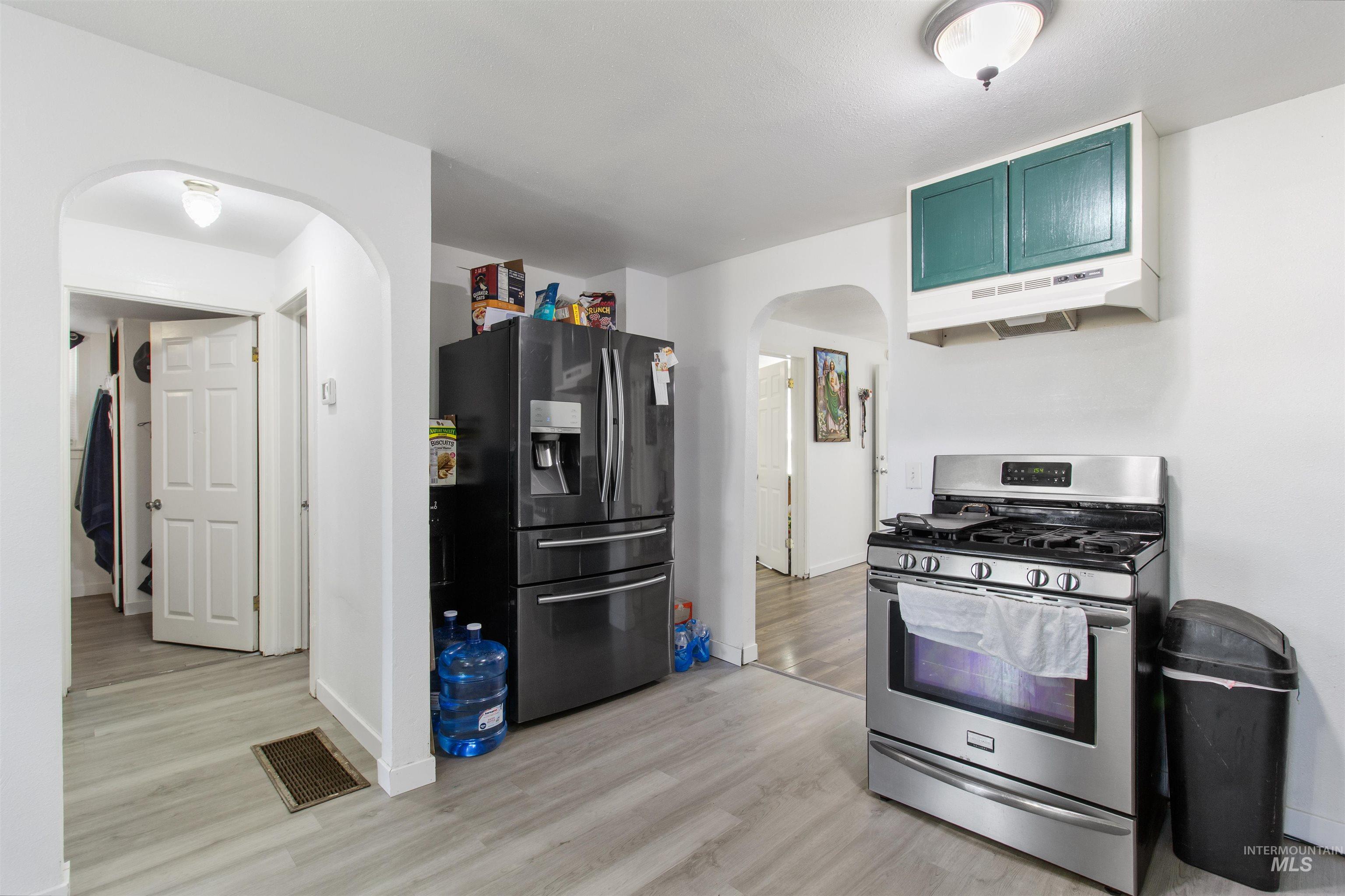 408 5th Ave E. Property Photo 11