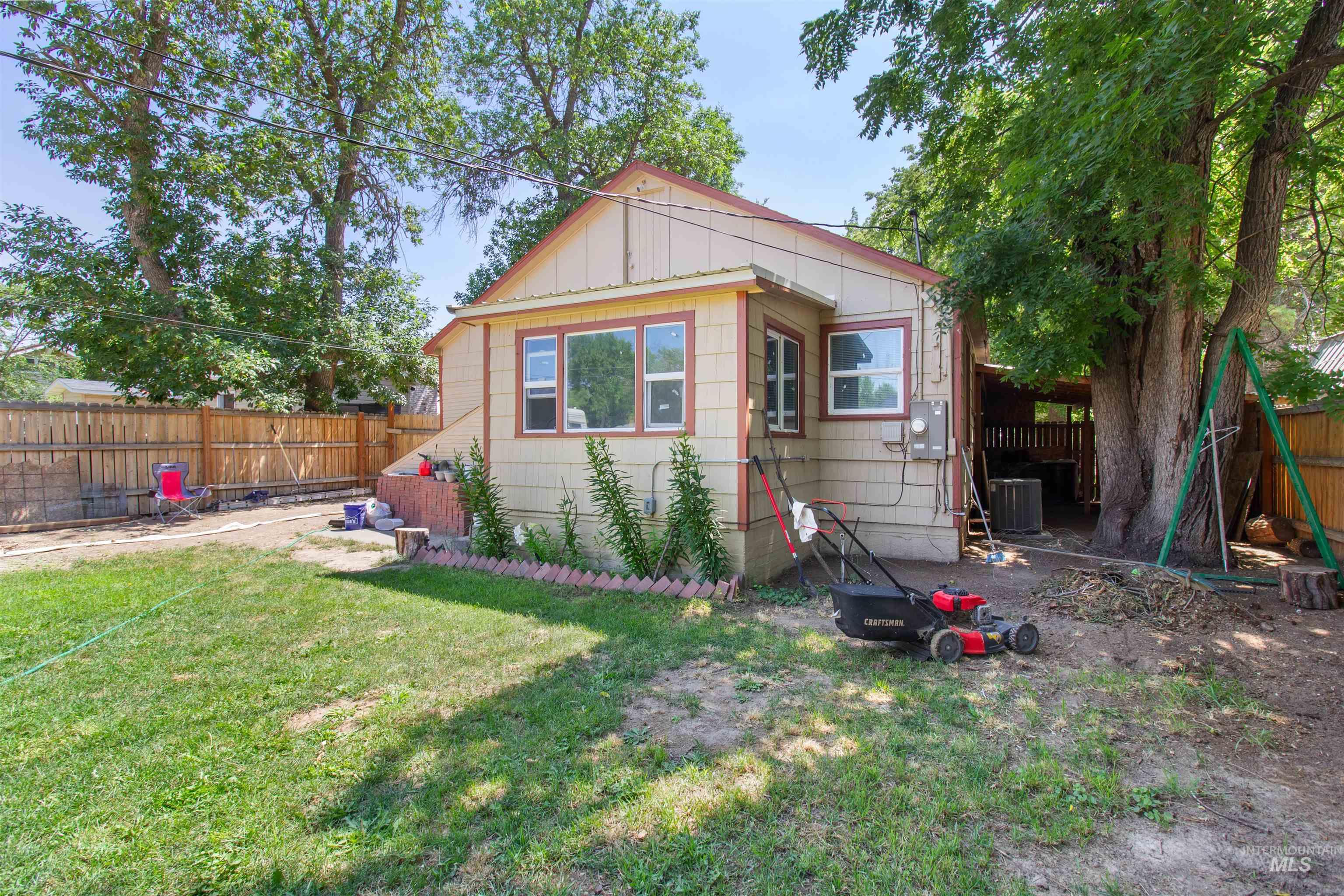 408 5th Ave E. Property Photo 27