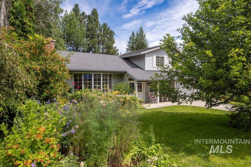 1128 Lynandra Dr. Property Photo 3