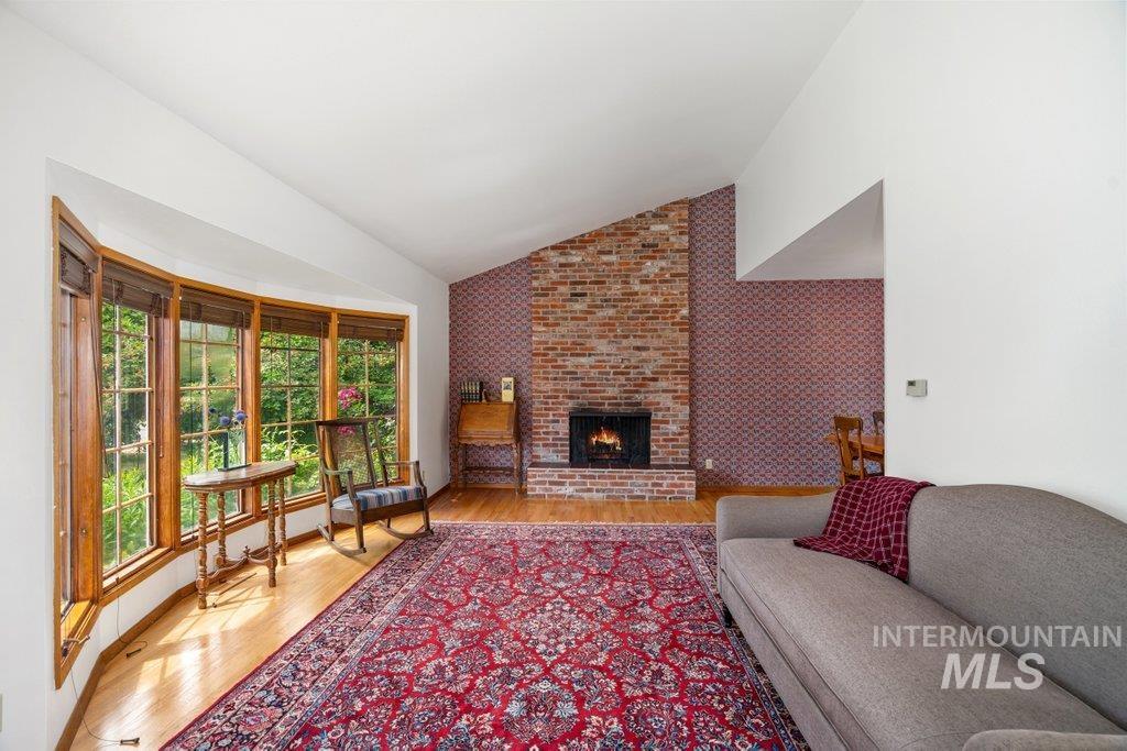 1128 Lynandra Dr. Property Photo 11