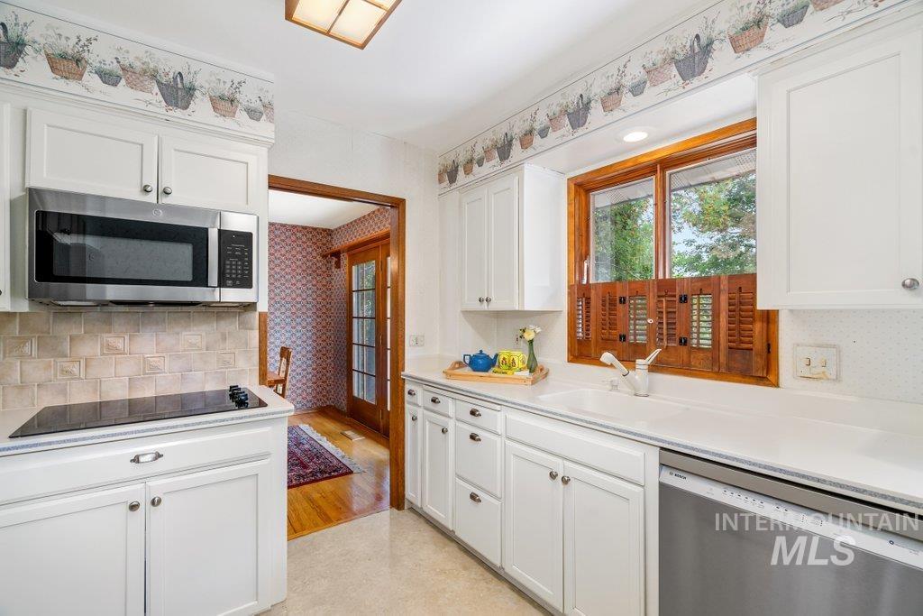 1128 Lynandra Dr. Property Photo 17