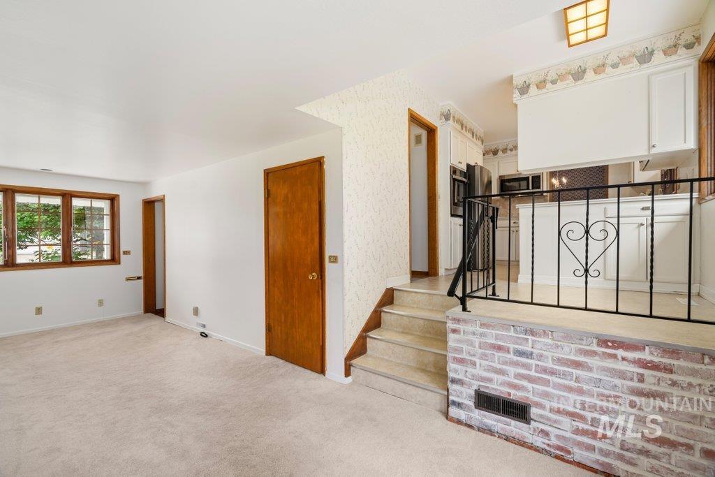 1128 Lynandra Dr. Property Photo 21