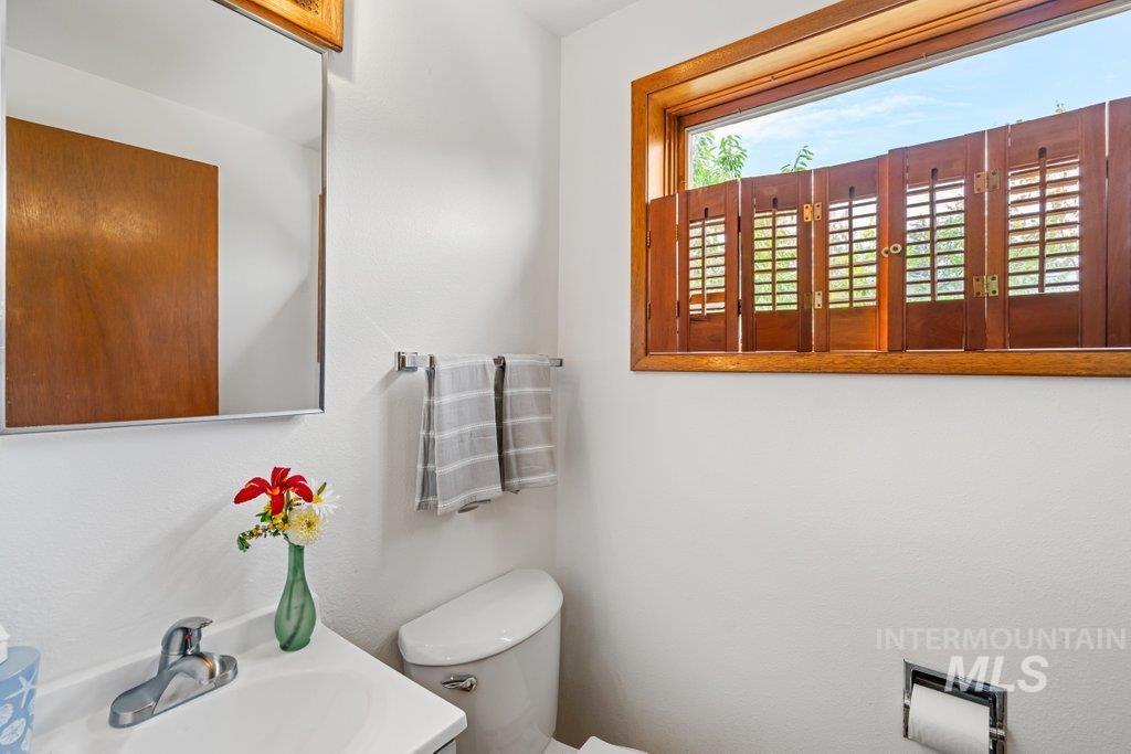 1128 Lynandra Dr. Property Photo 22