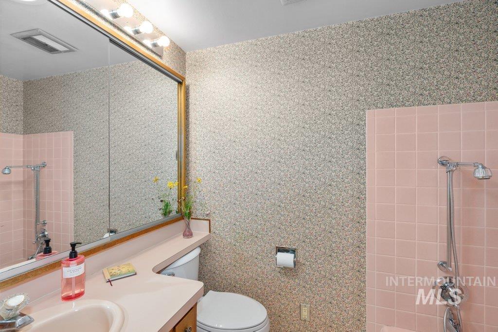 1128 Lynandra Dr. Property Photo 29