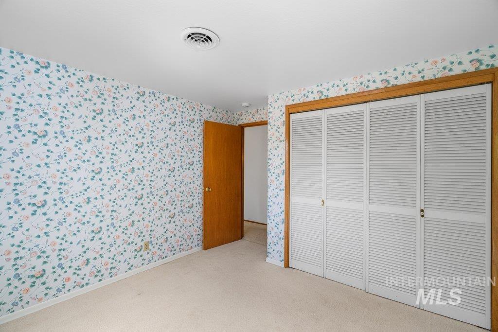 1128 Lynandra Dr. Property Photo 33