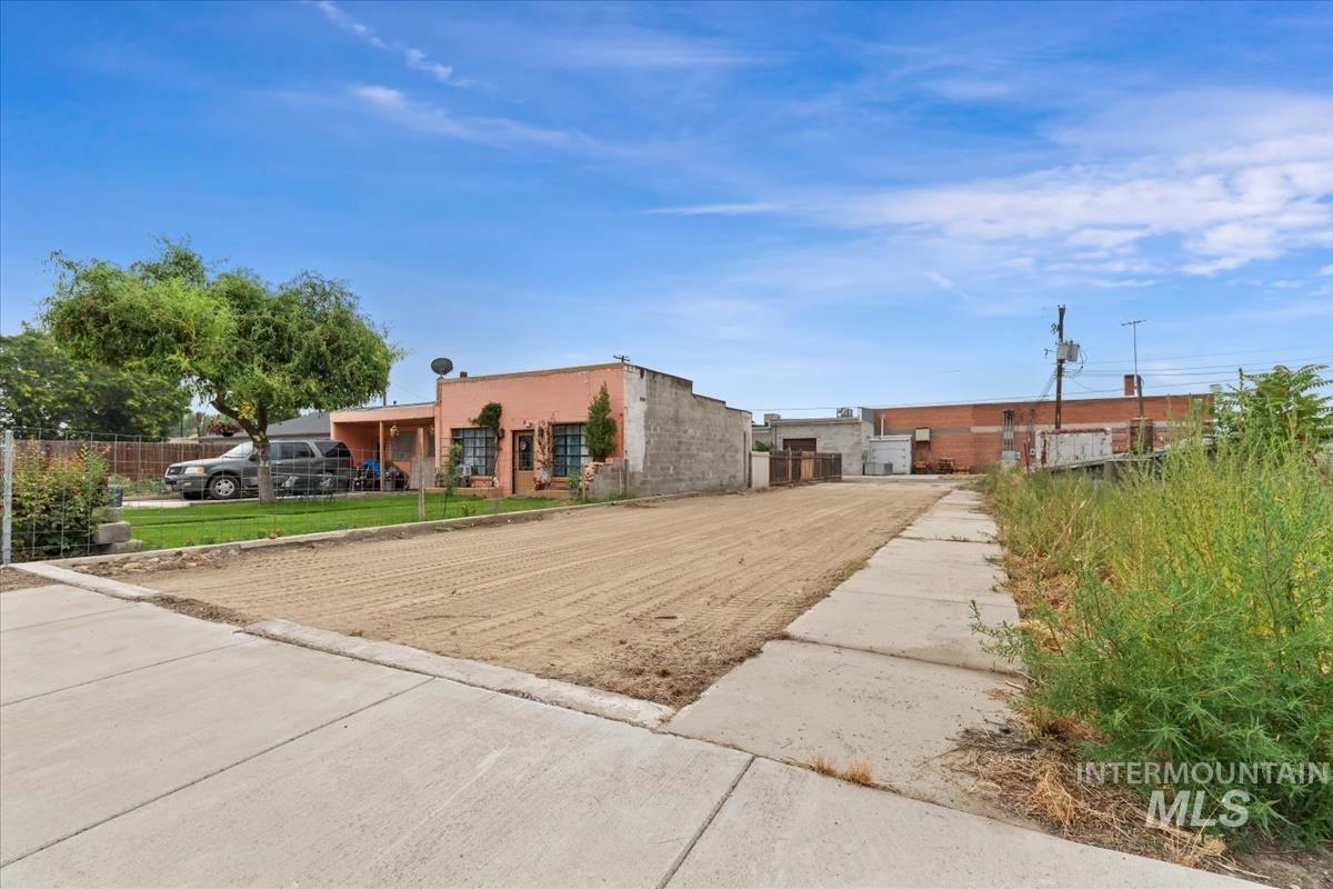 18 E Owyhee Ave Property Photo 2
