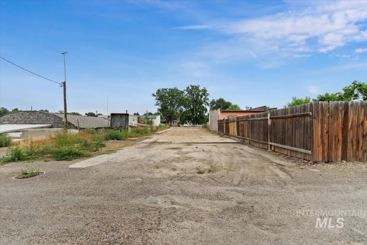18 E Owyhee Ave Property Photo 4