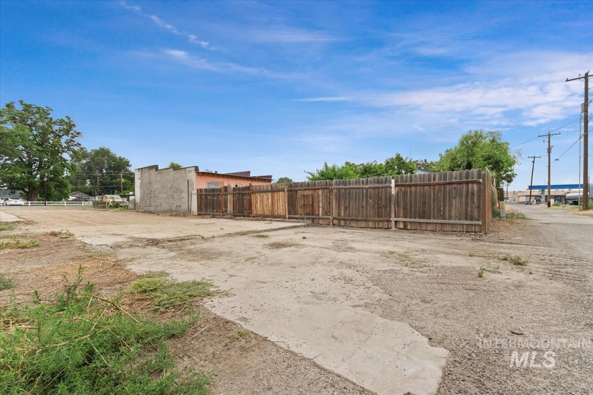 18 E Owyhee Ave Property Photo 6