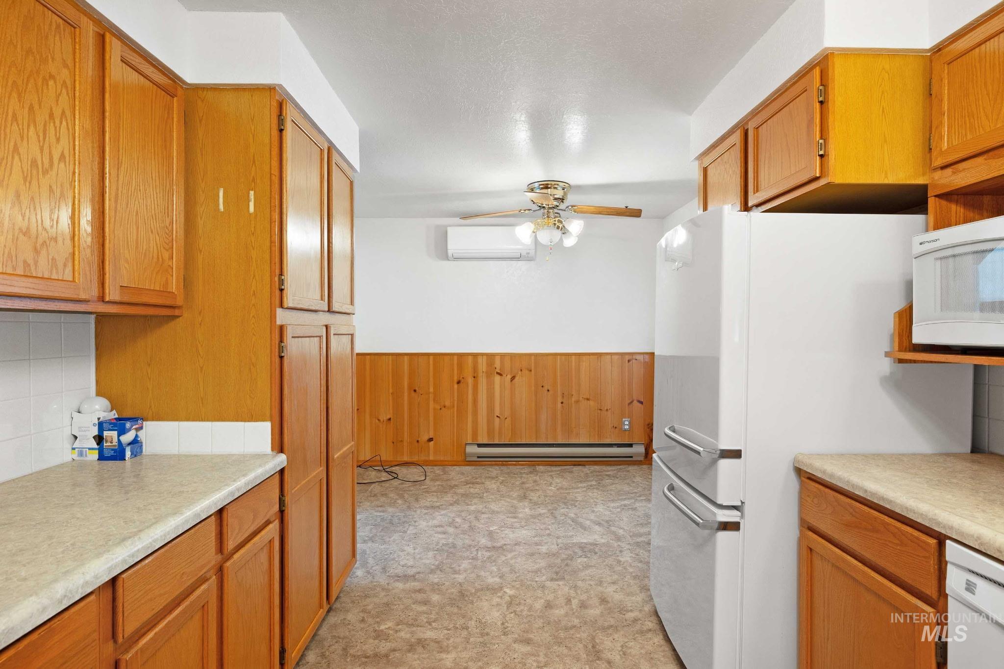 442 Crestview Drive Property Photo 6