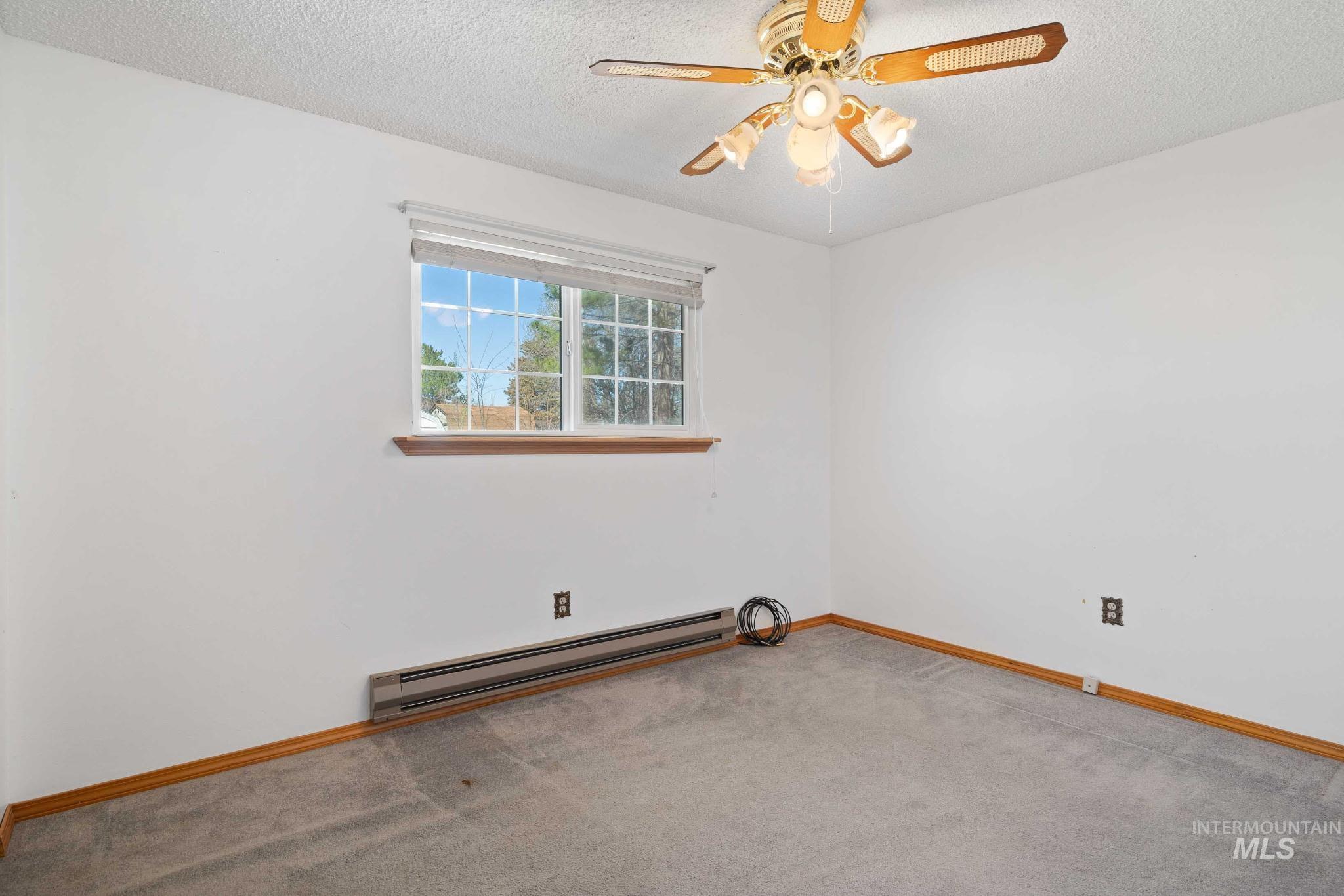 442 Crestview Drive Property Photo 11