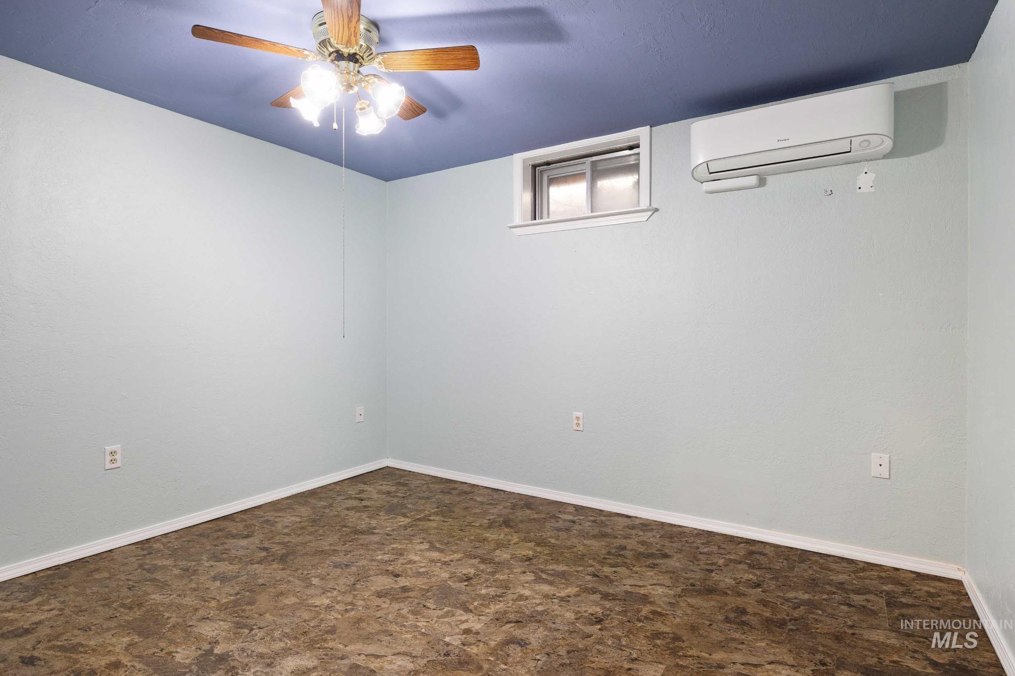 442 Crestview Drive Property Photo 16