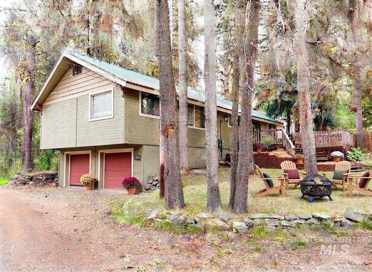 1025 Meadows Rd Property Photo 1