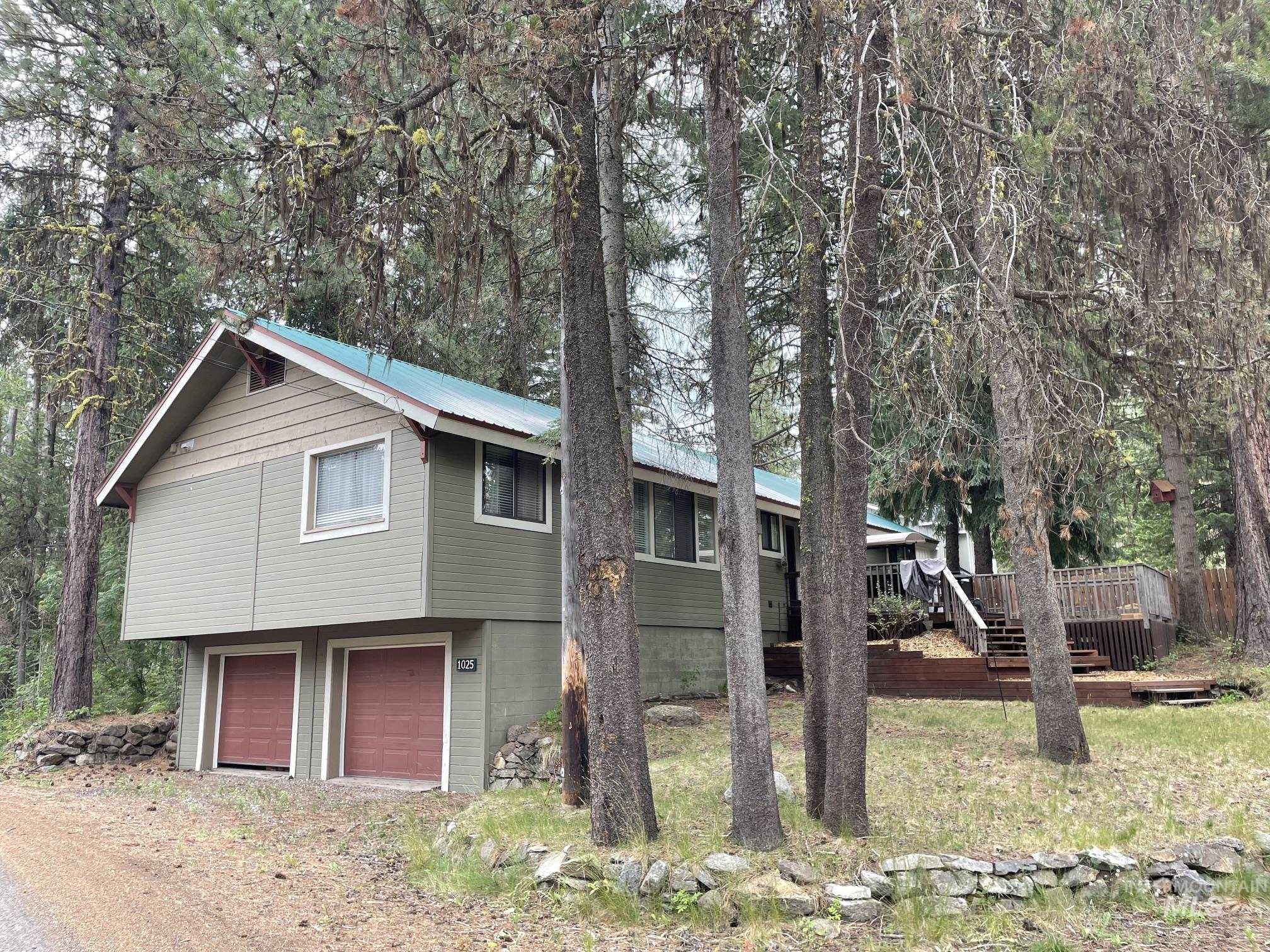 1025 Meadows Rd Property Photo 3