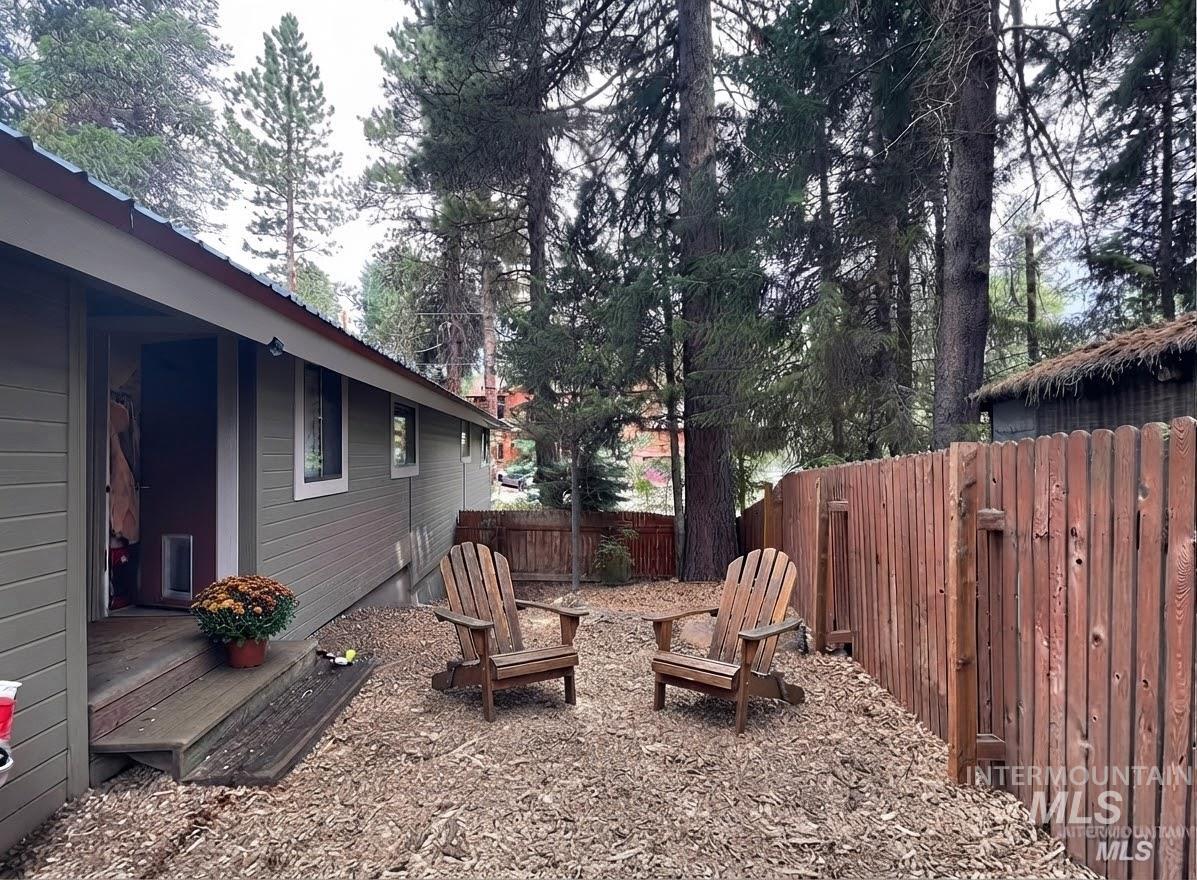 1025 Meadows Rd Property Photo 13