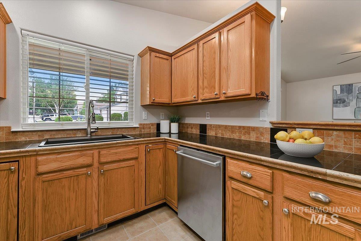 5704 S Moonflower Pl Property Photo 8