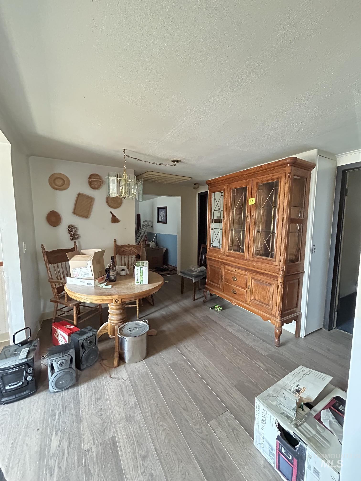 427 Airway Ave Property Photo 5
