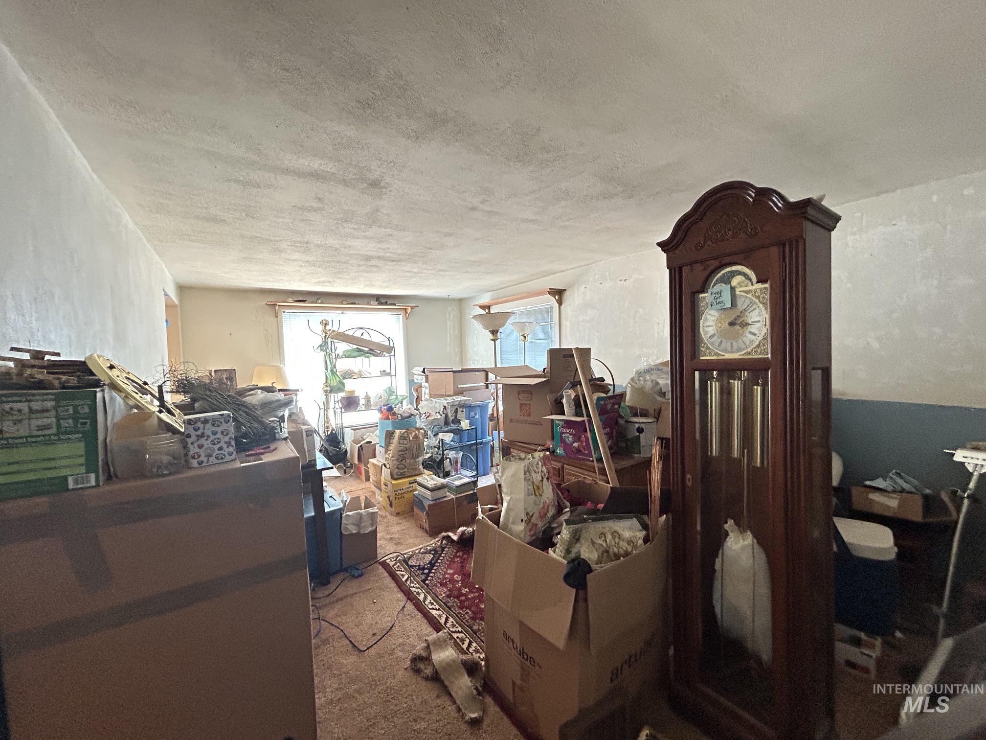 427 Airway Ave Property Photo 7