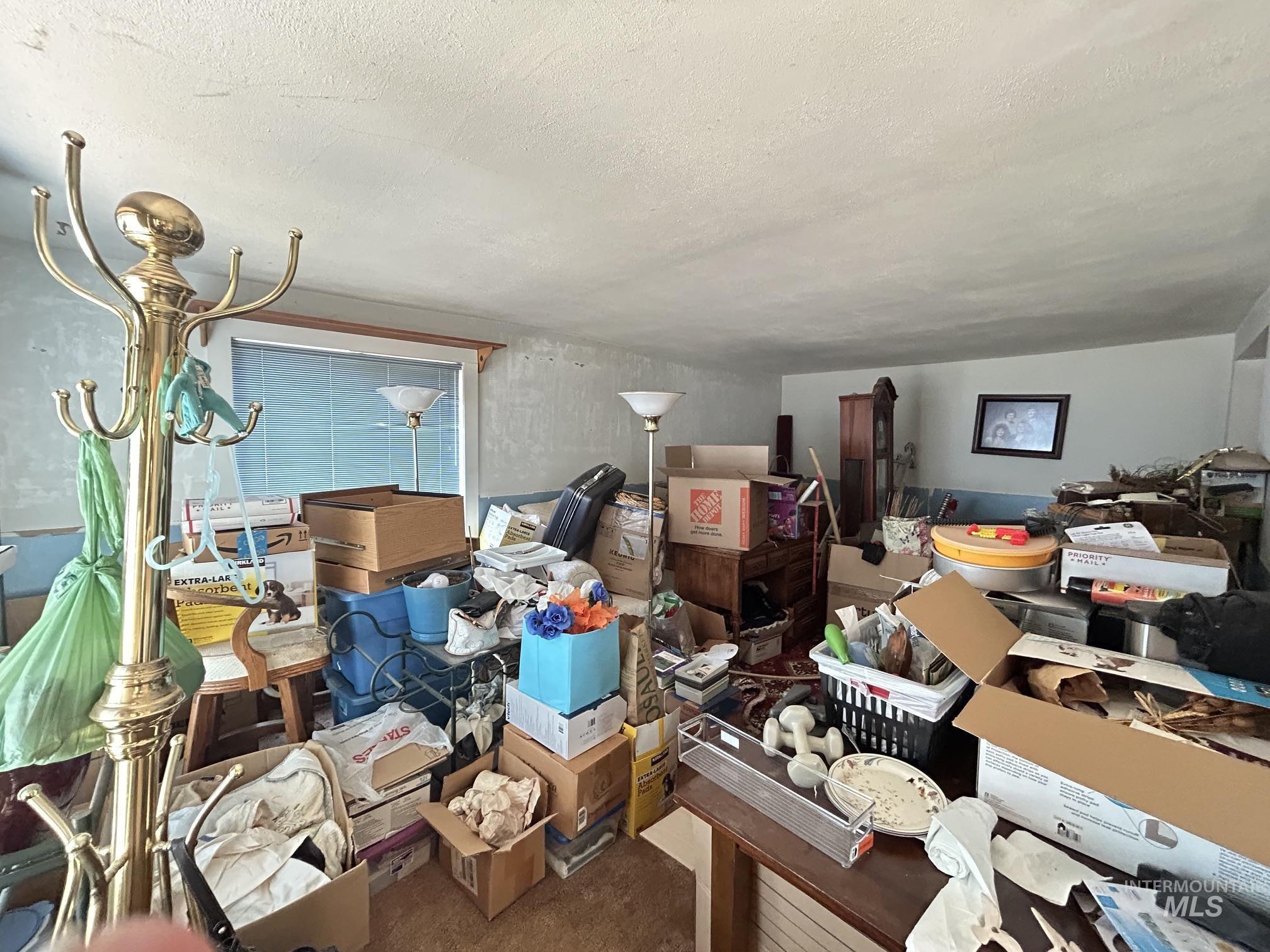 427 Airway Ave Property Photo 8