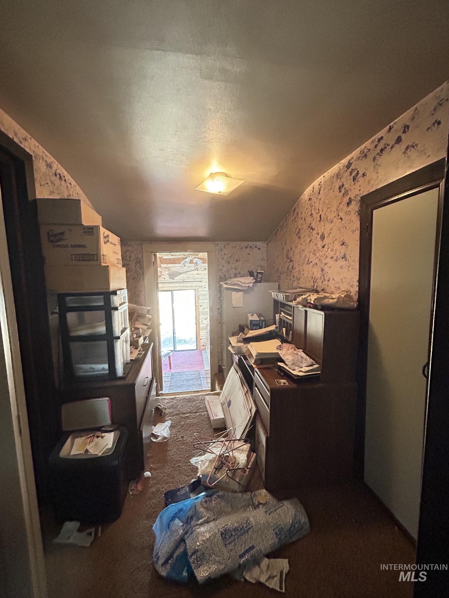 427 Airway Ave Property Photo 13