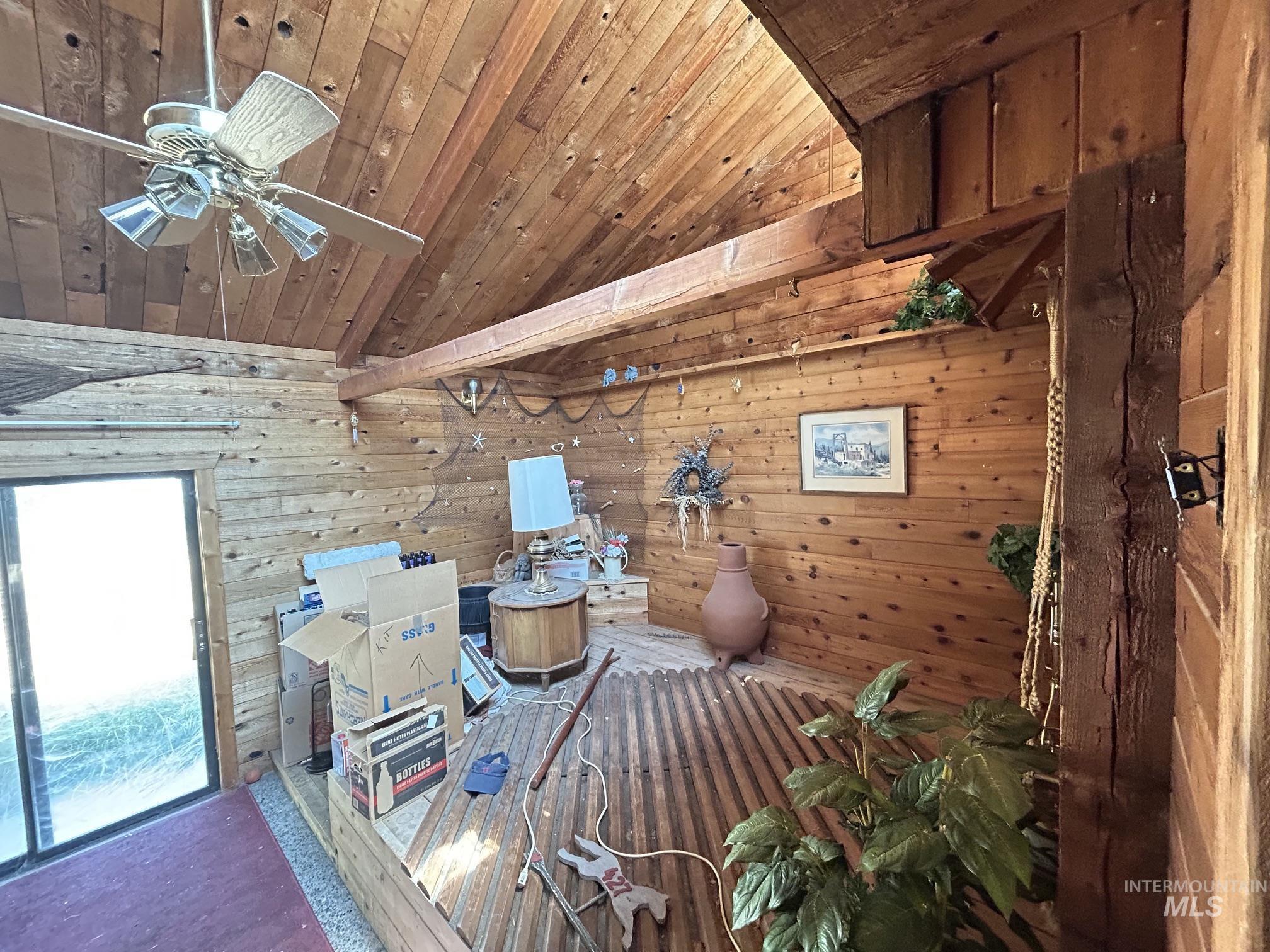 427 Airway Ave Property Photo 16