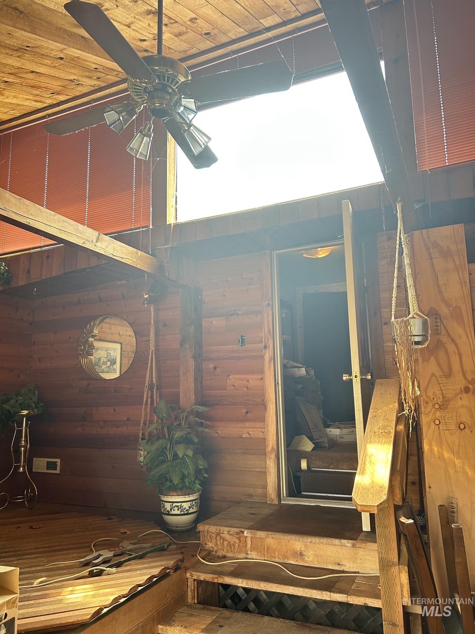 427 Airway Ave Property Photo 19