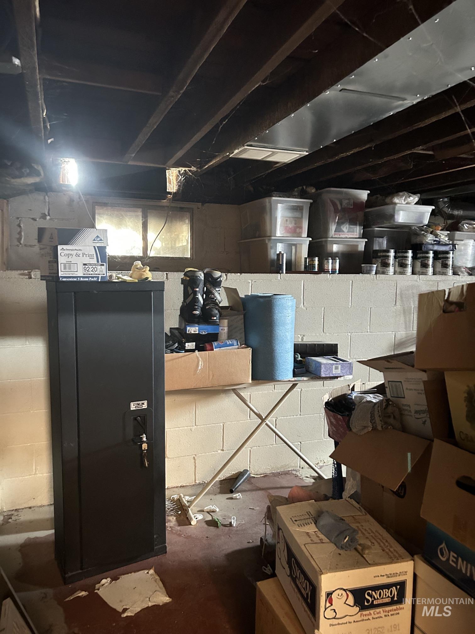 427 Airway Ave Property Photo 20