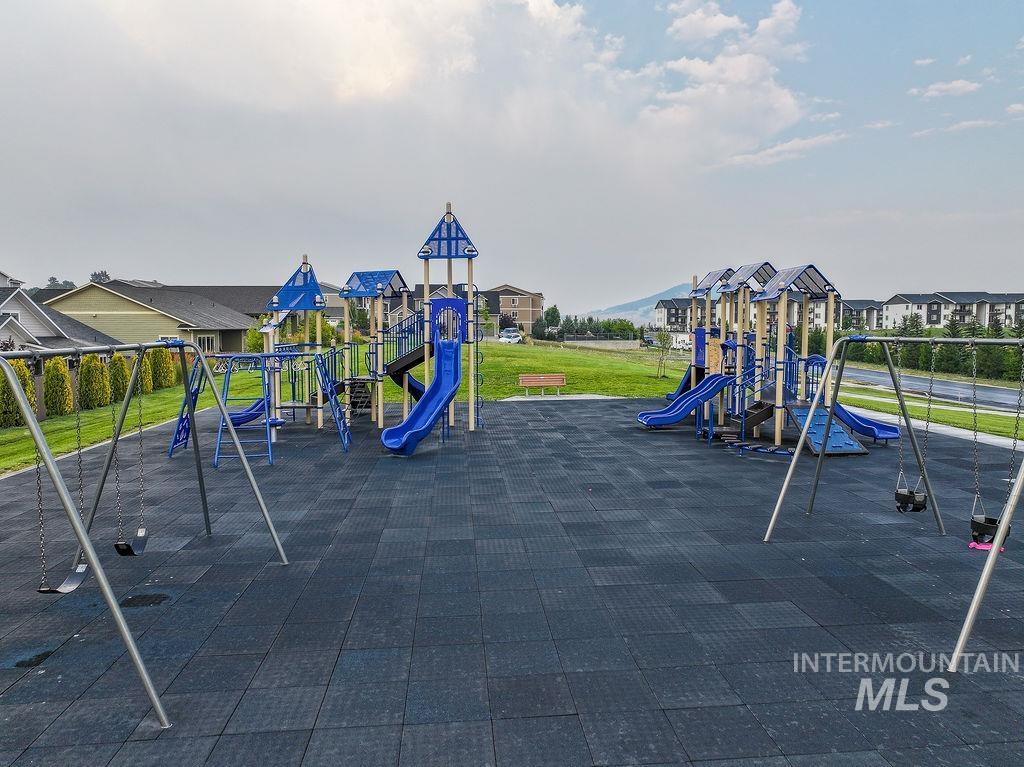 1060 Aponi Pl. Property Photo 9