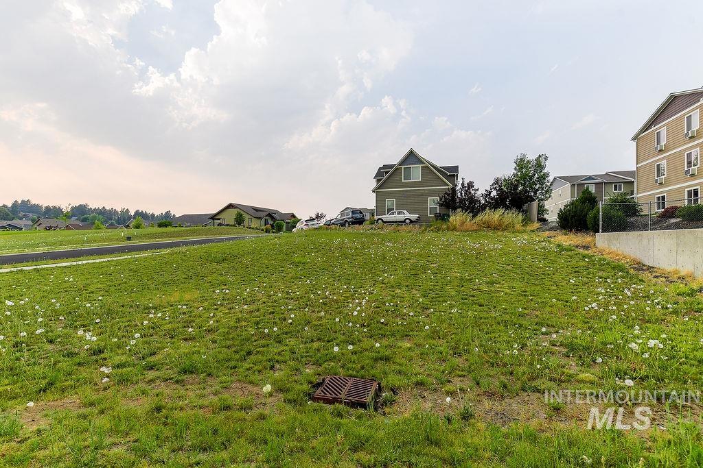 1060 Aponi Pl. Property Photo 13