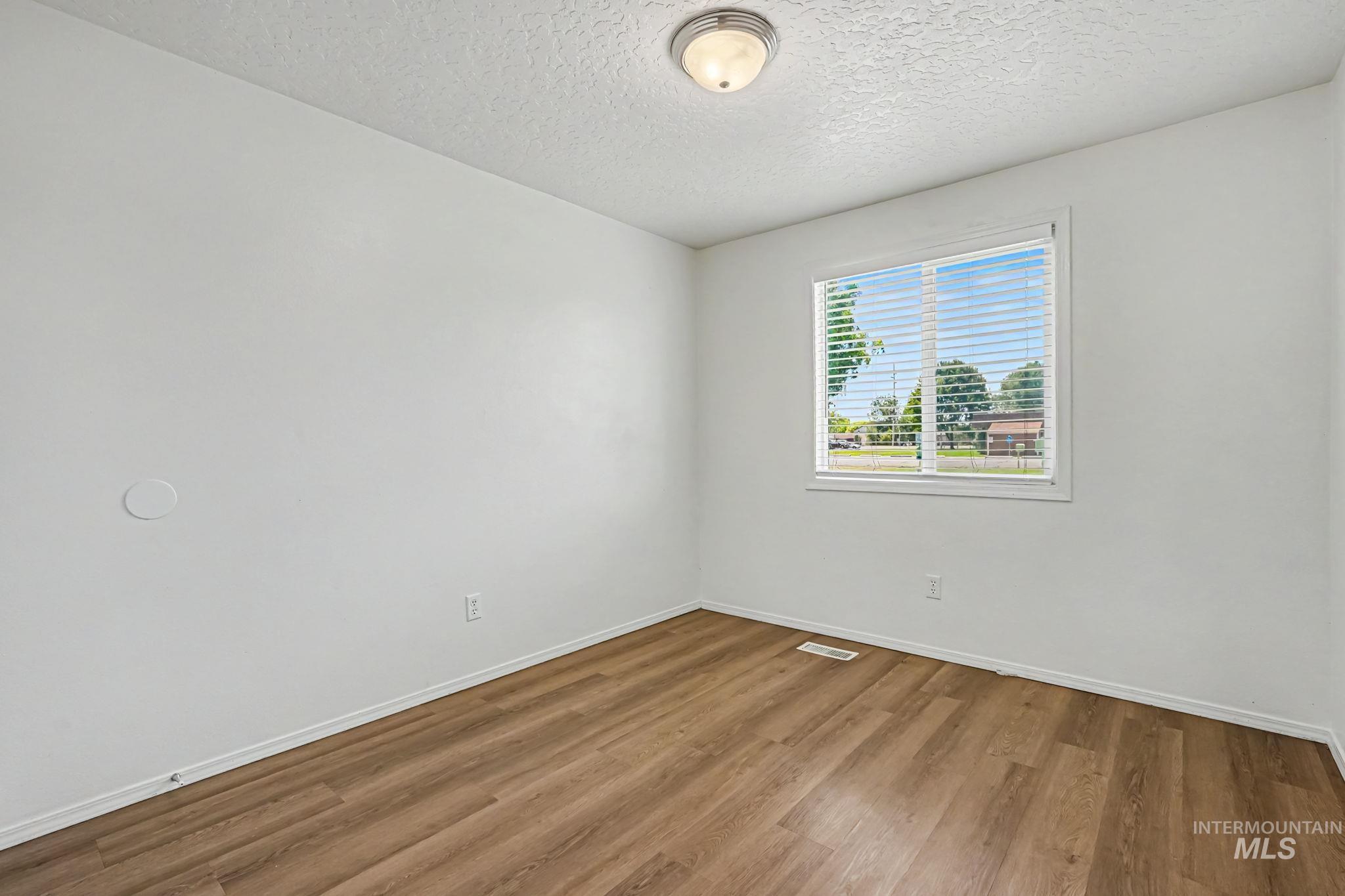 936 Shoshone Ave Property Photo 18