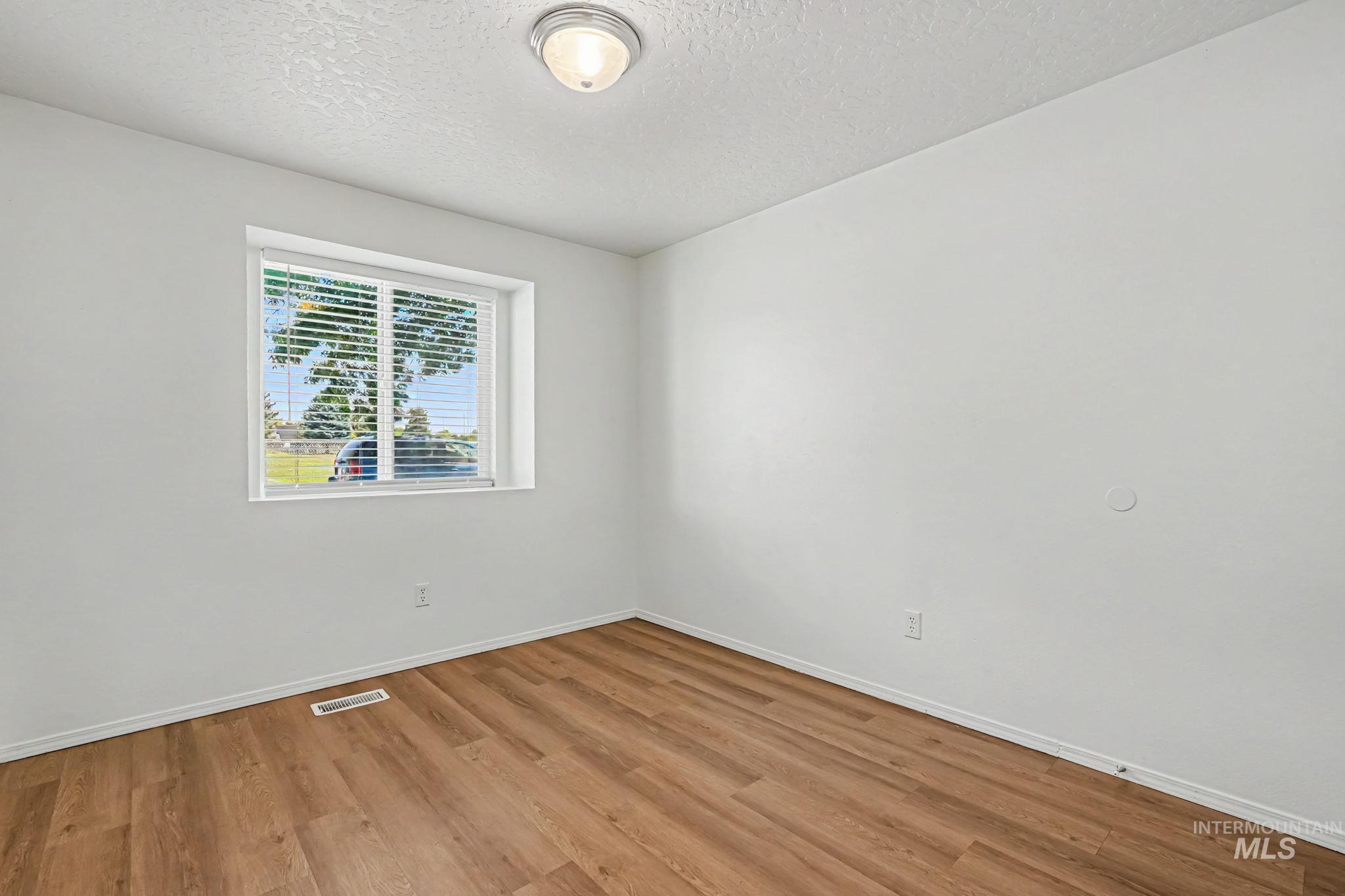 936 Shoshone Ave Property Photo 21