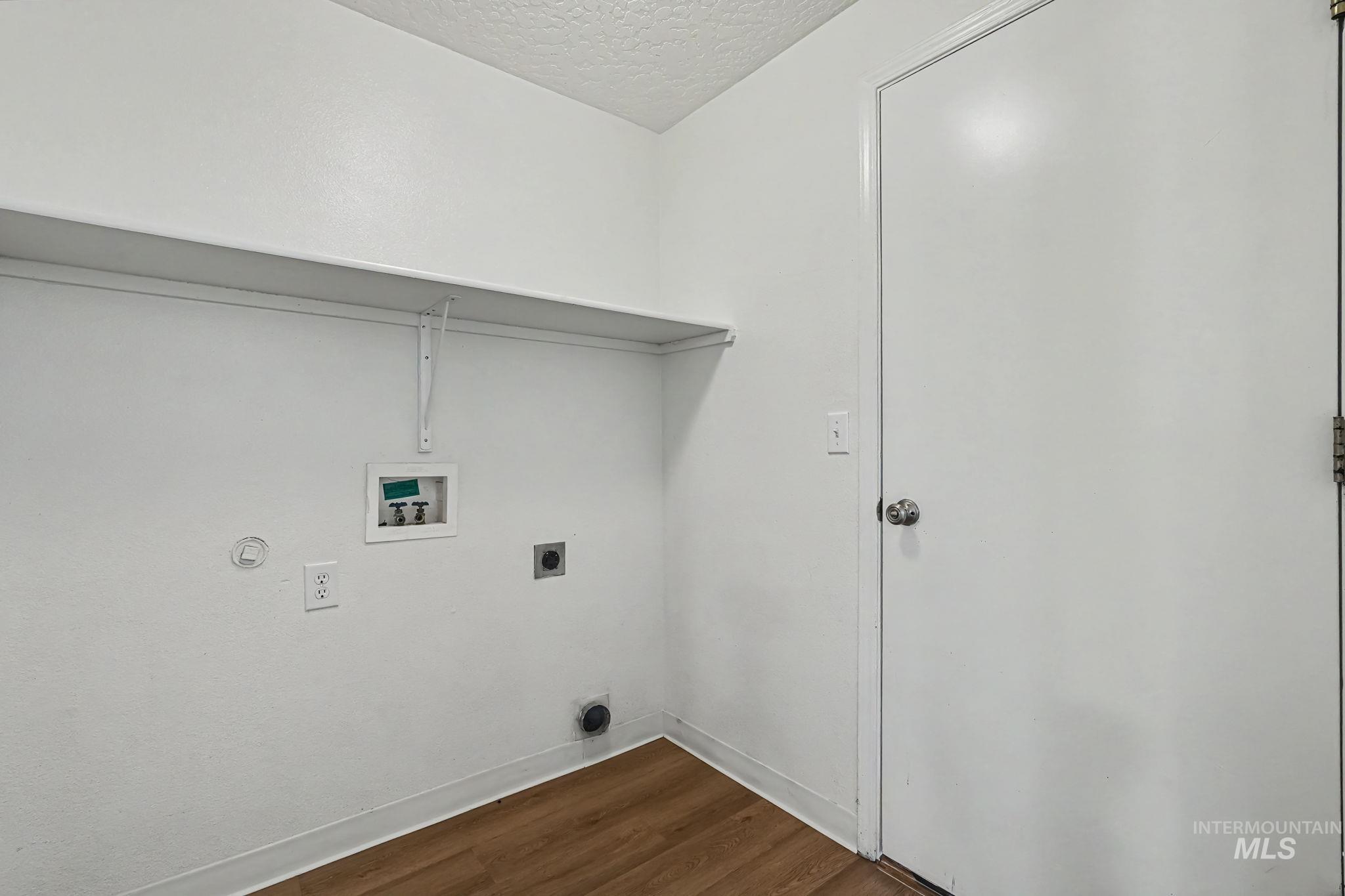 936 Shoshone Ave Property Photo 23