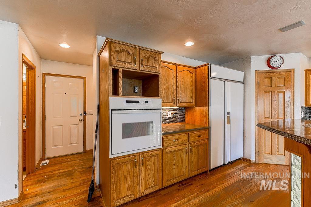 1803 Highway 99 Property Photo 21