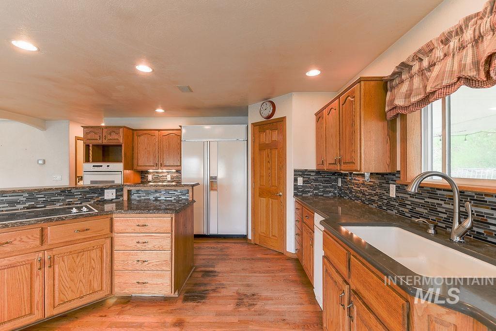 1803 Highway 99 Property Photo 26